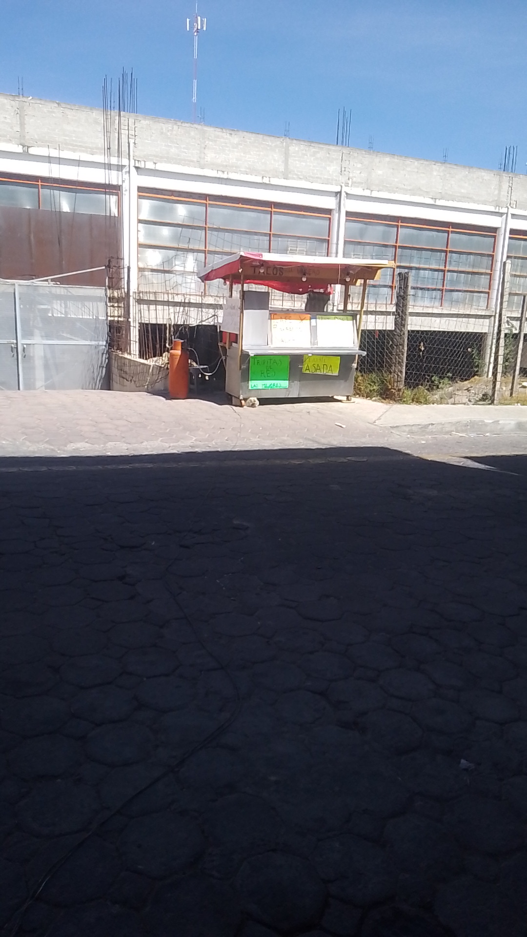 Restaurante de Tacos y Hamburguesas EL VAKERO image 4