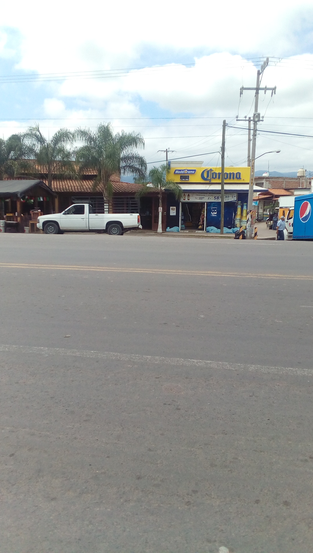 depósito de Cerveza y Tortas Ahogadas Yoni image 5