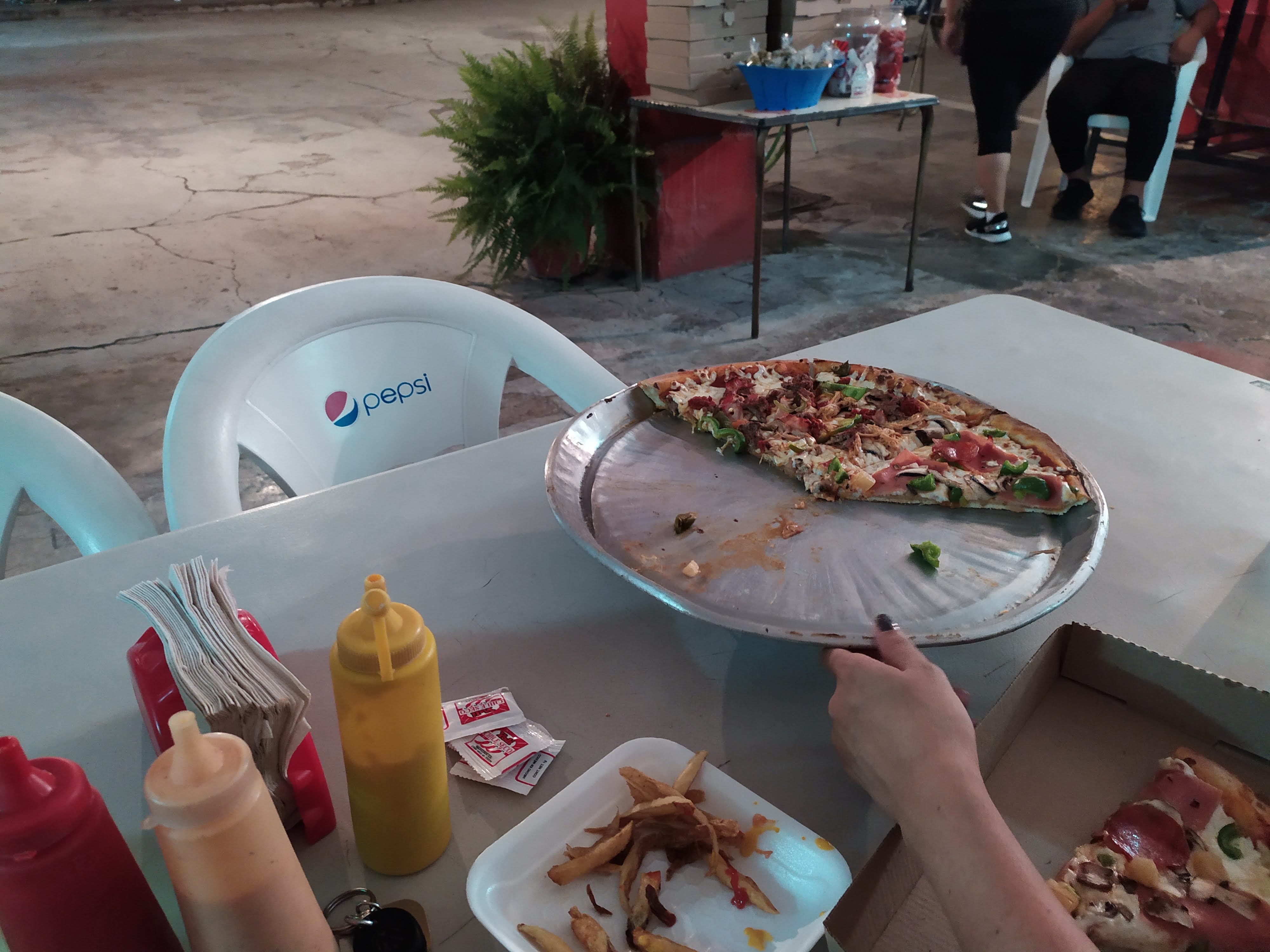 Pizzeria "GAVILANES" image 1