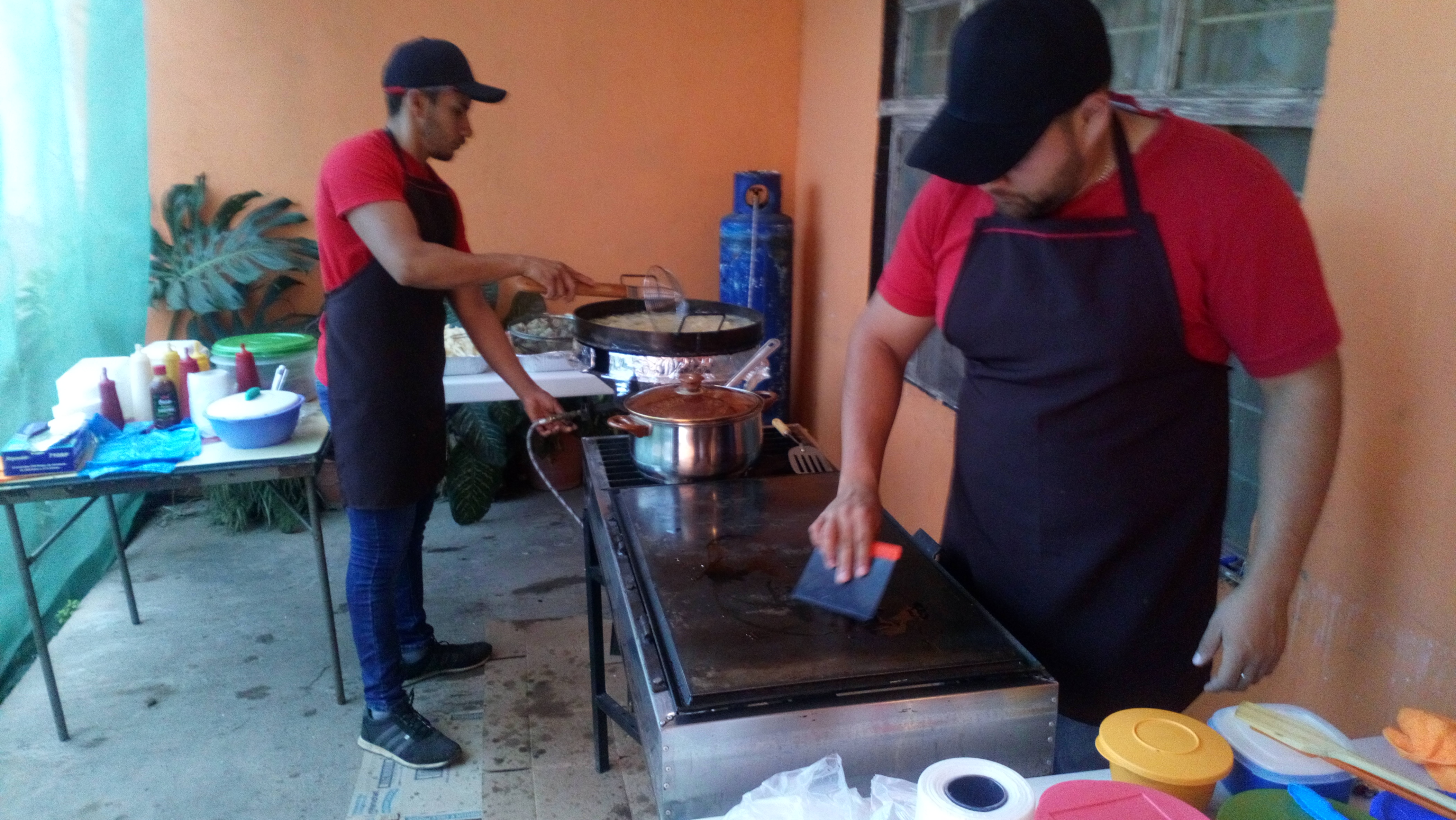Los Carnales image 4
