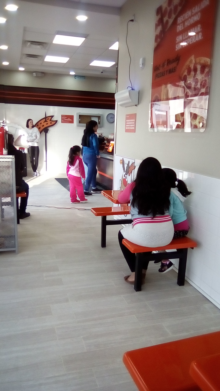 Little Caesars Delicias image 4