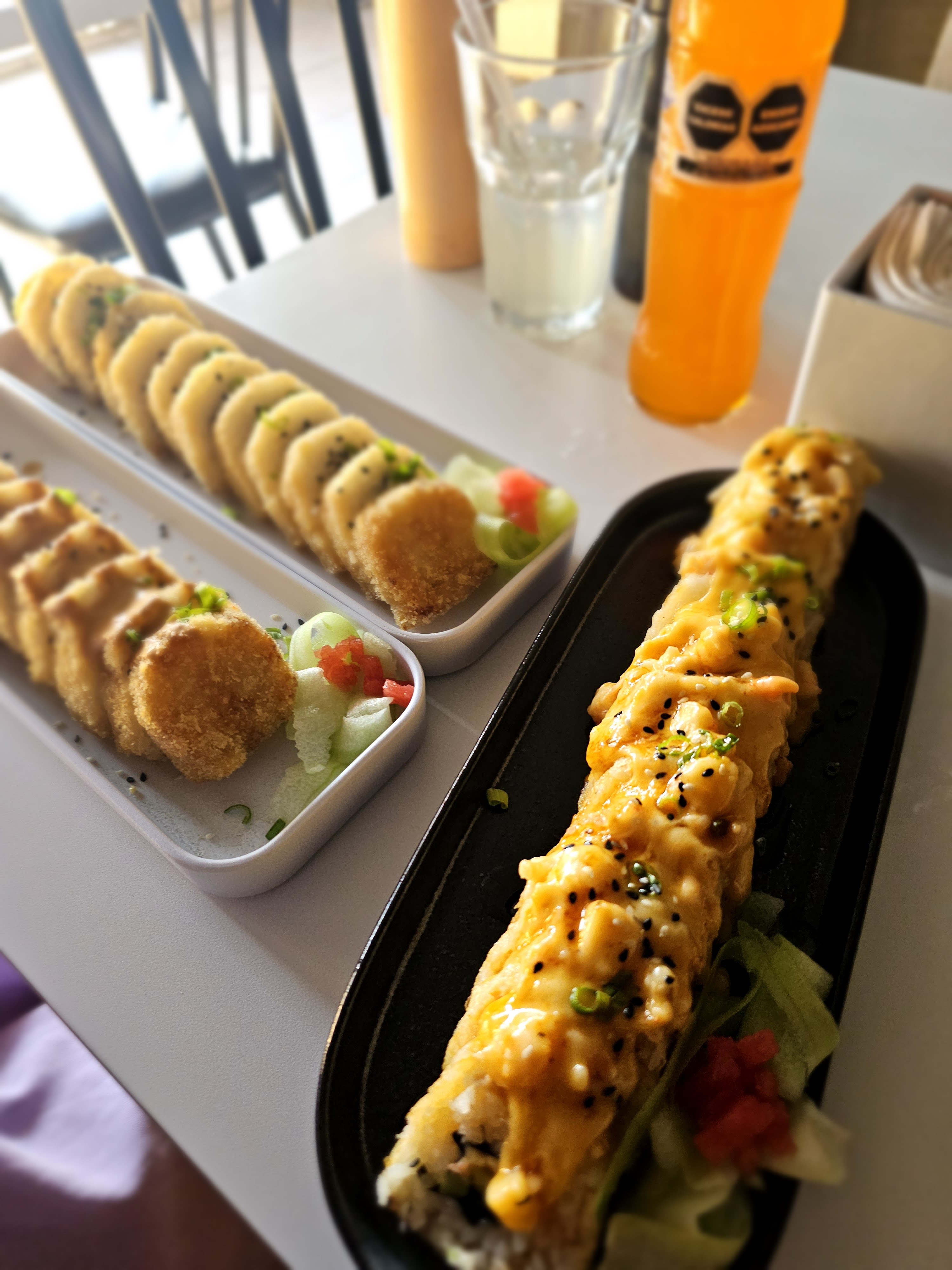 Sakura sushi & wings image 7