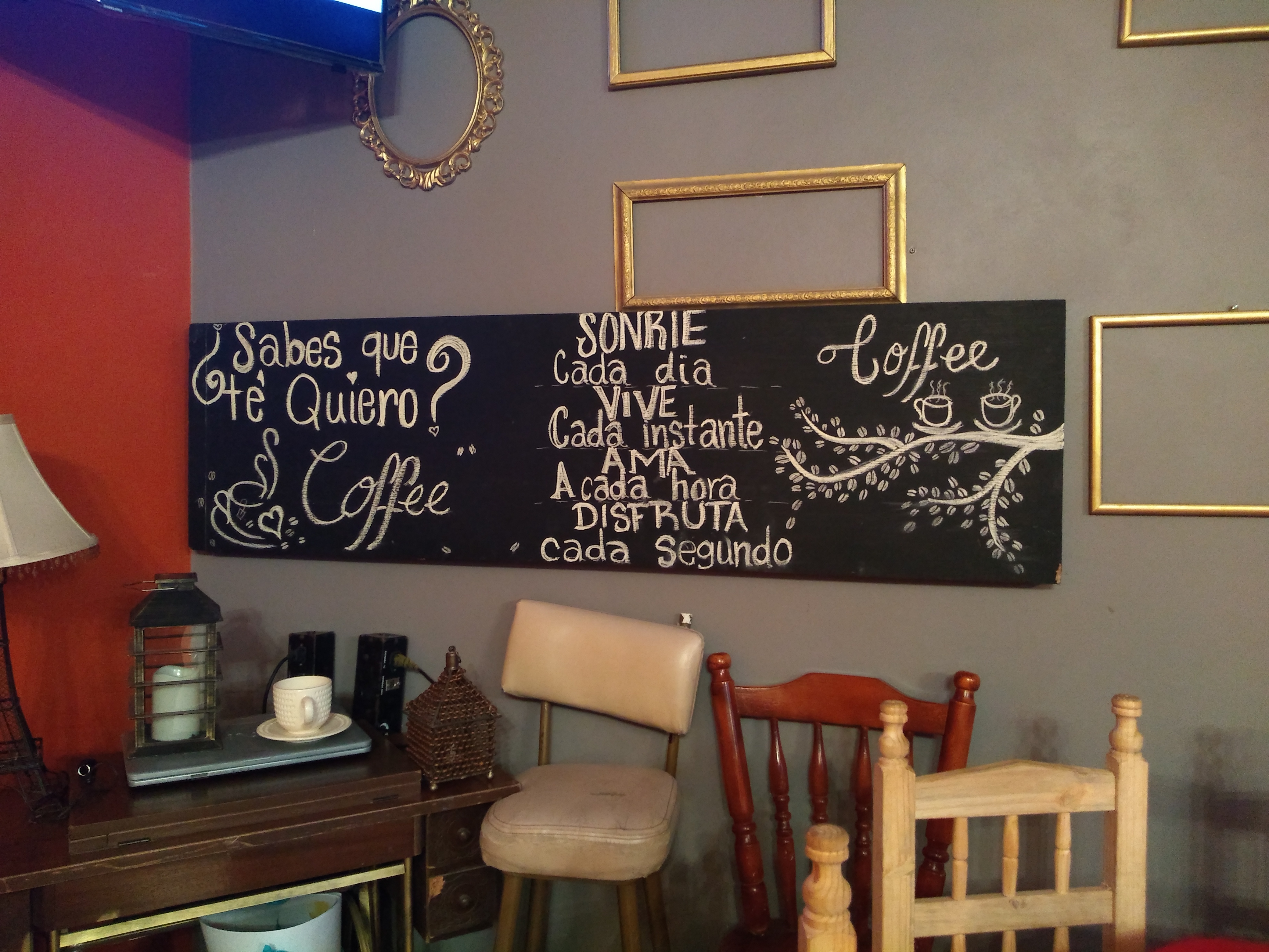 K'fes Looney image 4