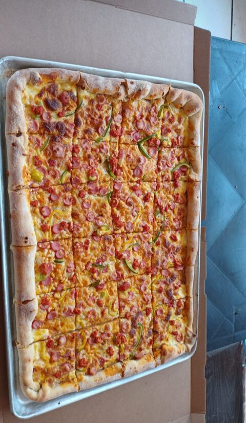 BL pizza image 2