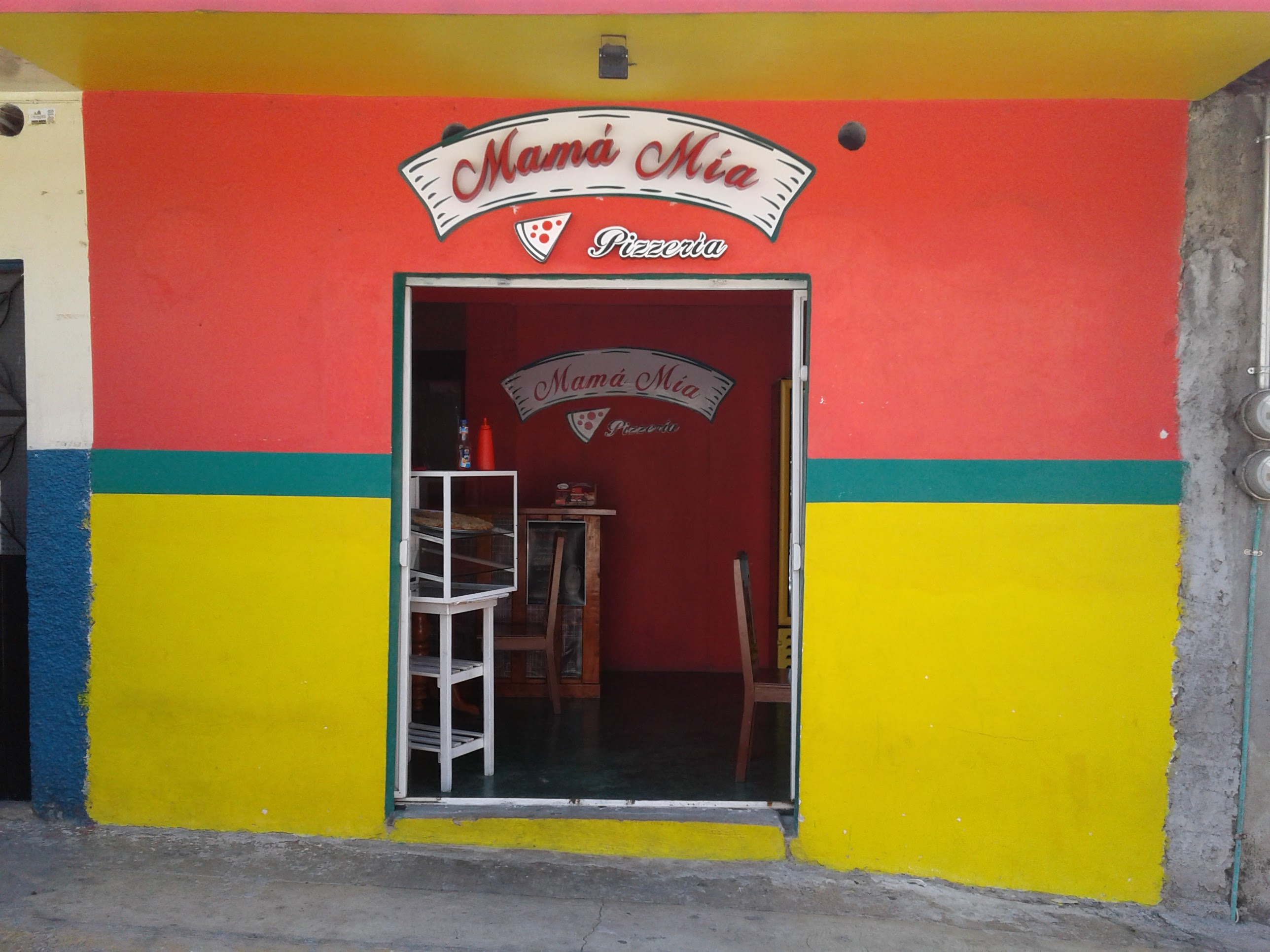 Mamá Mía Pízzeria image 1