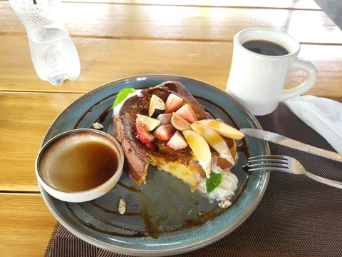Surf City Cafeteria image 5