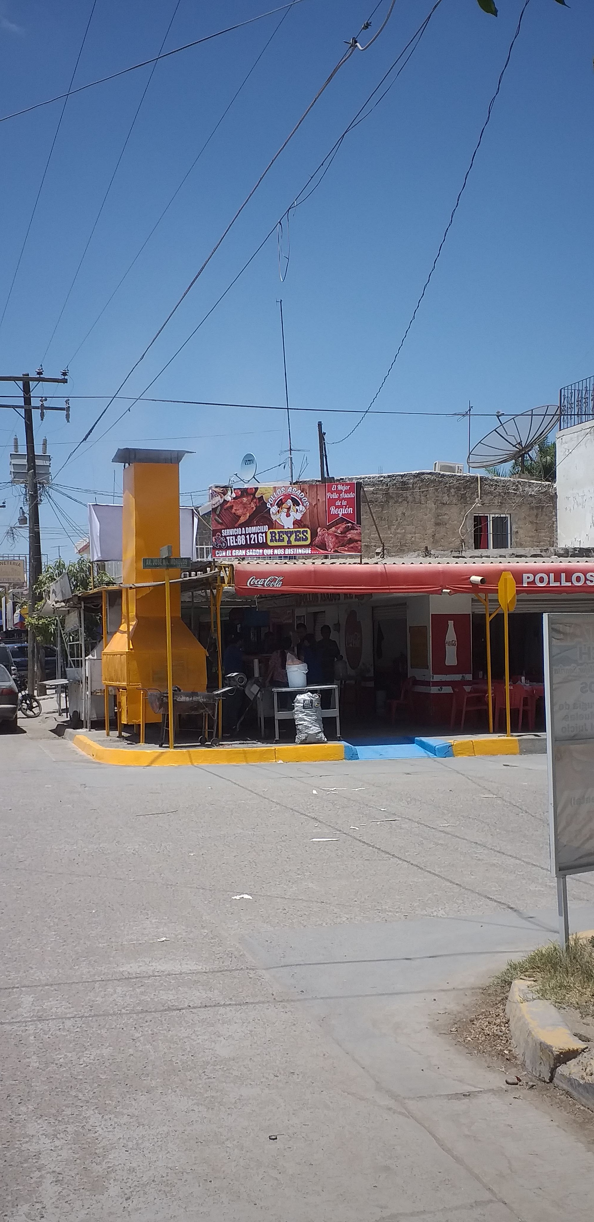 Pollos asados Reyes image 2