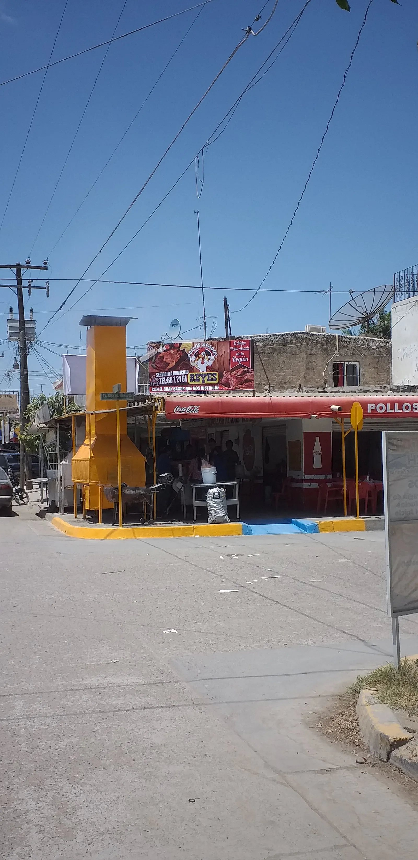 Pollos asados Reyes image 2