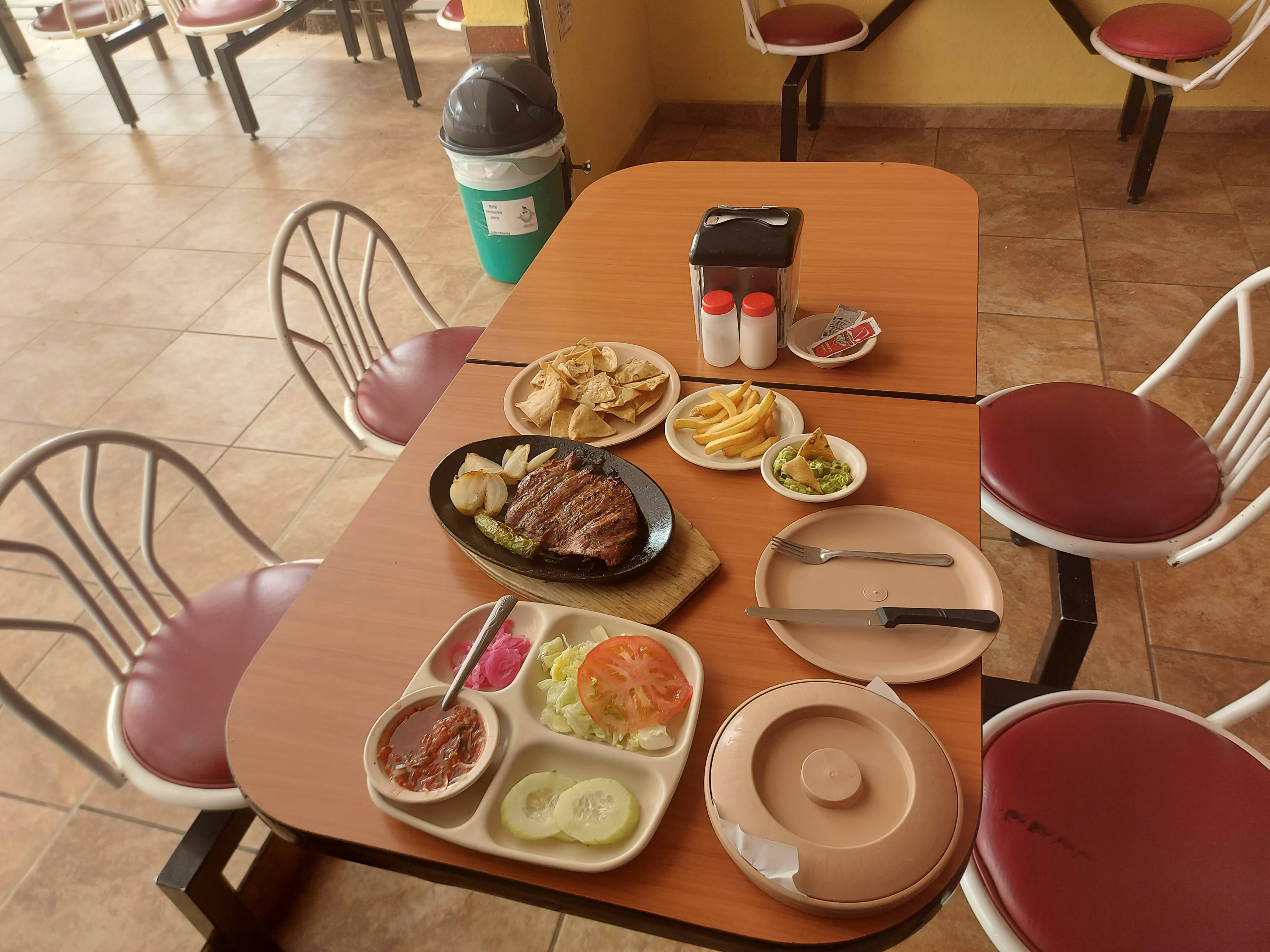 Restaurante Pollo Feliz Silao image 5