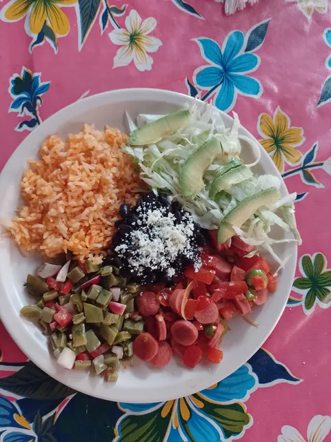 Comidas y antojitos los Güeros image 5