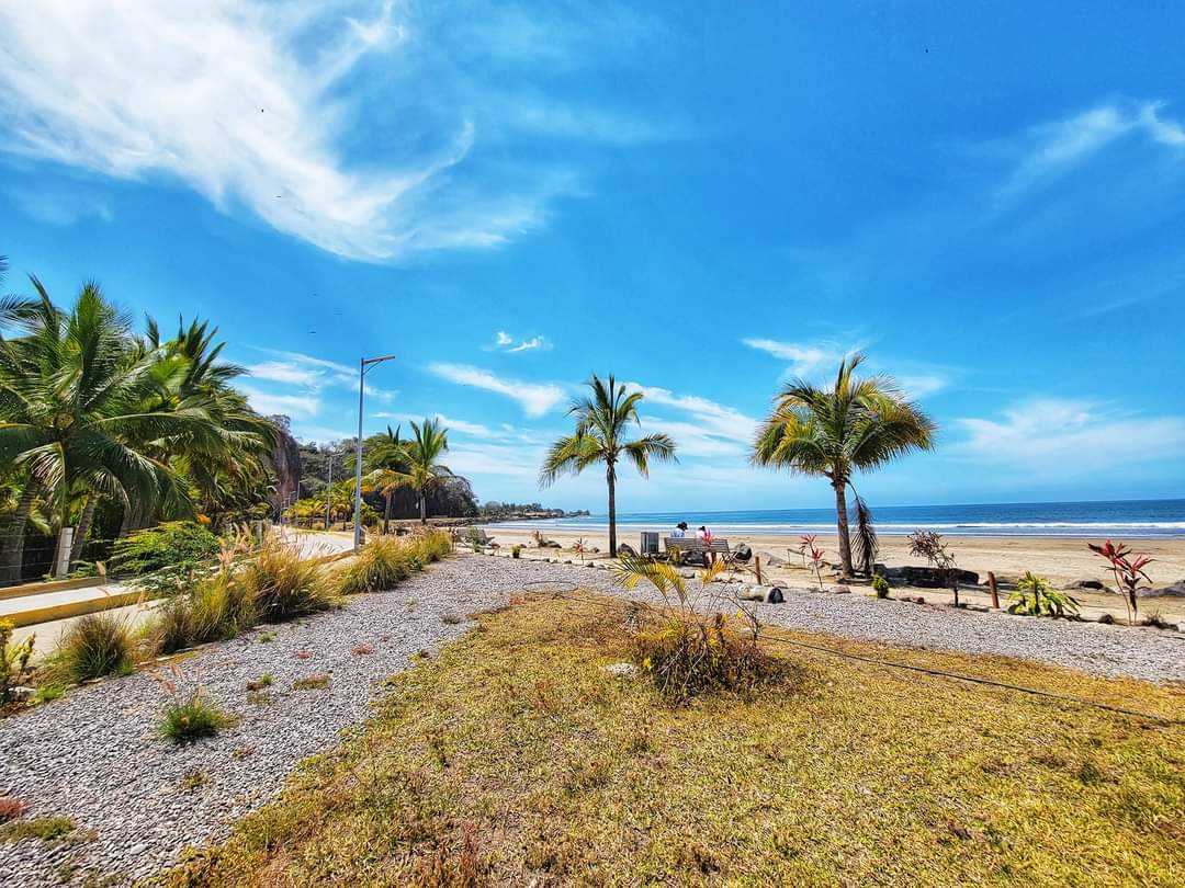 Mariscos y Ostiones Chalupa image 10