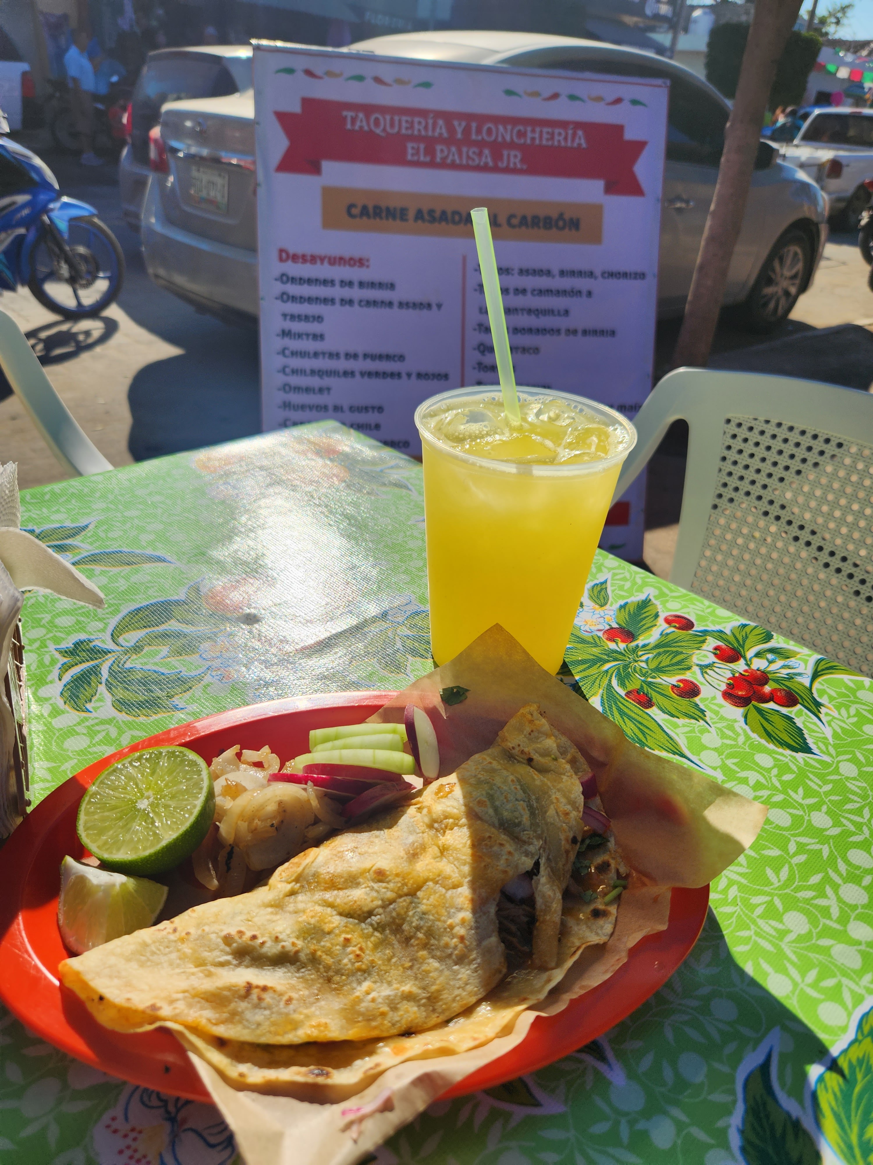 Taquería y lonchería El Paisa Jr. image 3