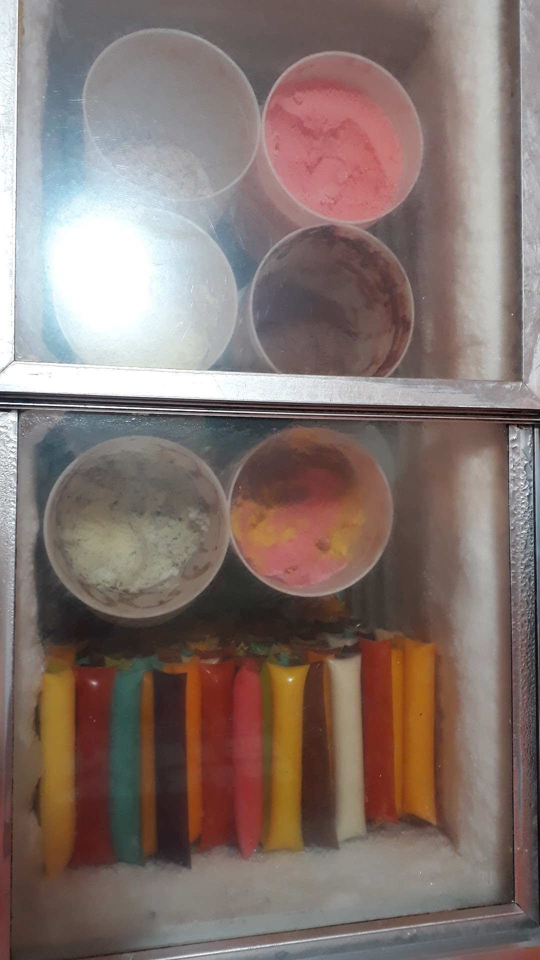 "HELADOS BURGOS" Y "POLLOS Y CARNES ASADAS PIOLIN" image 8