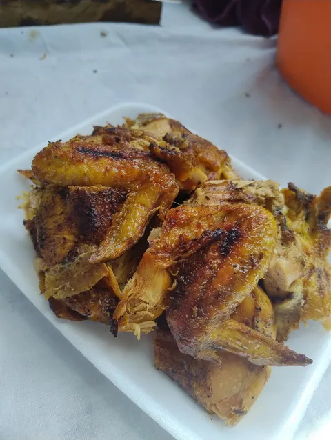 Pollos Asados El Lirio image 3