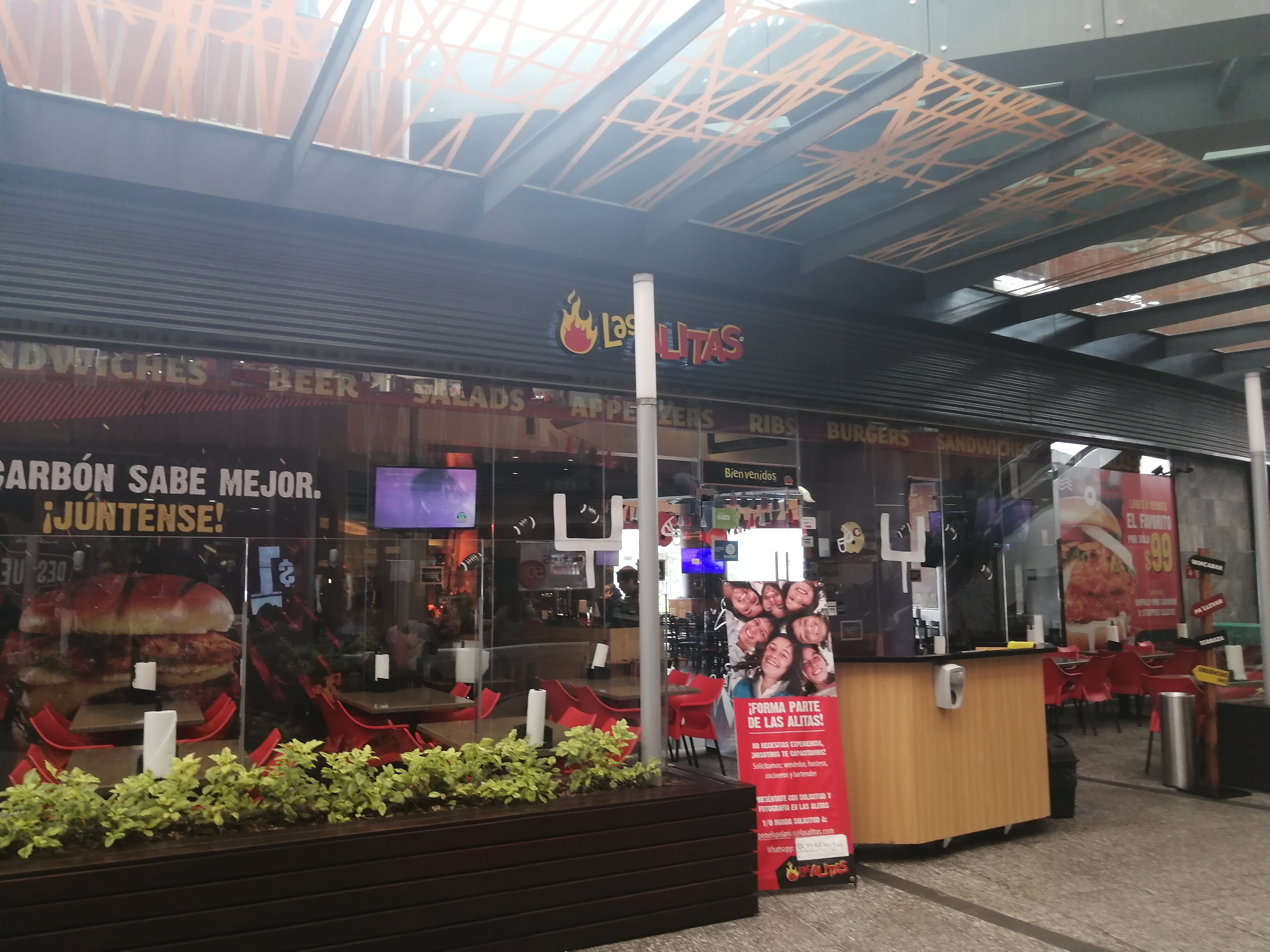 Las Alitas Oblatos image 1