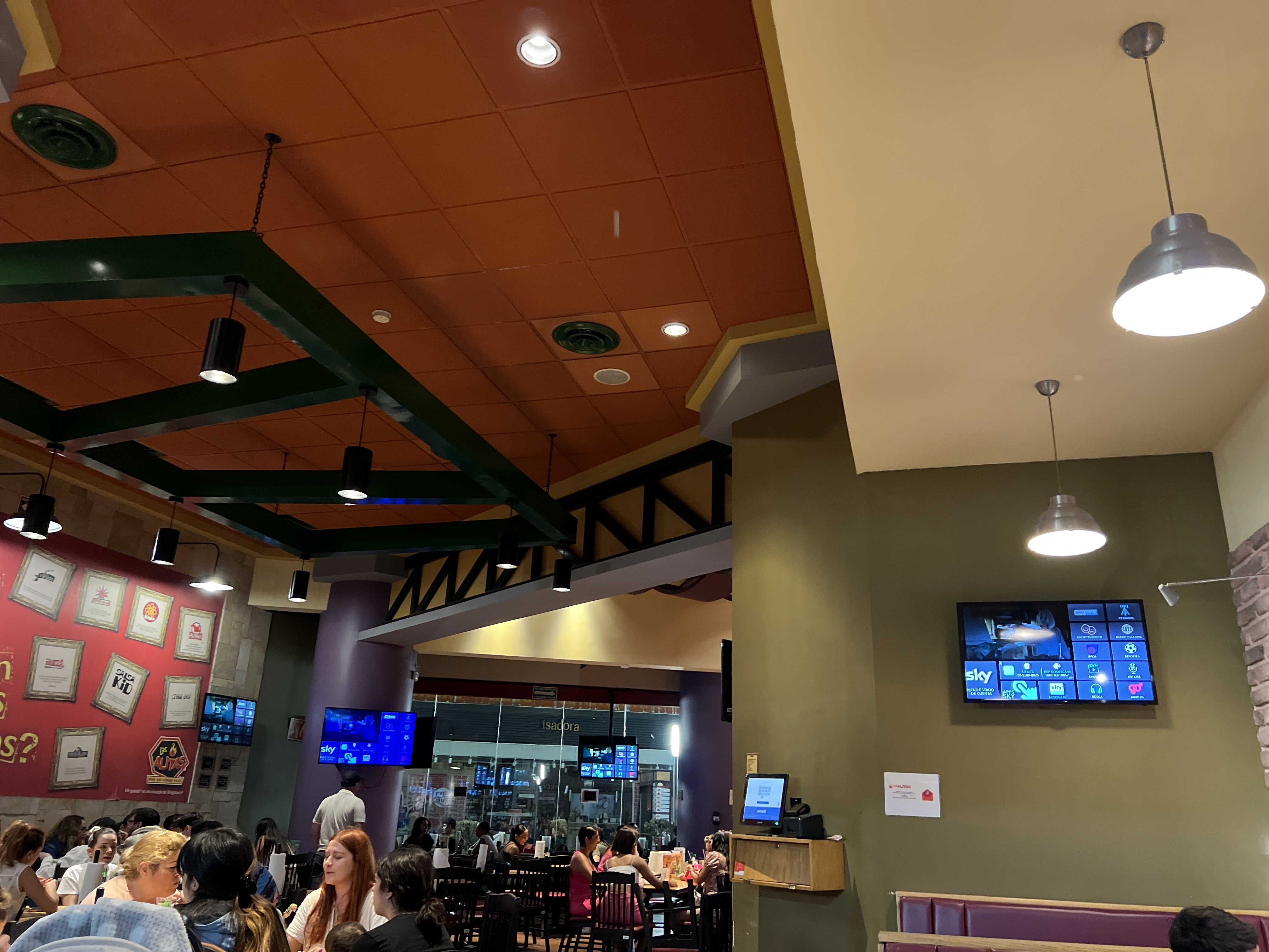 Las Alitas Oblatos image 6