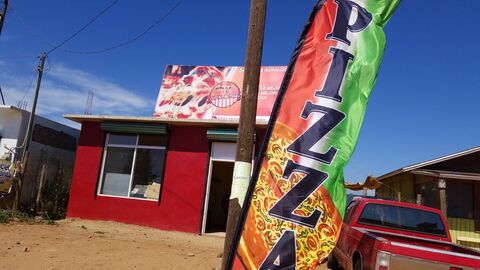 Pizzas Factory image 2