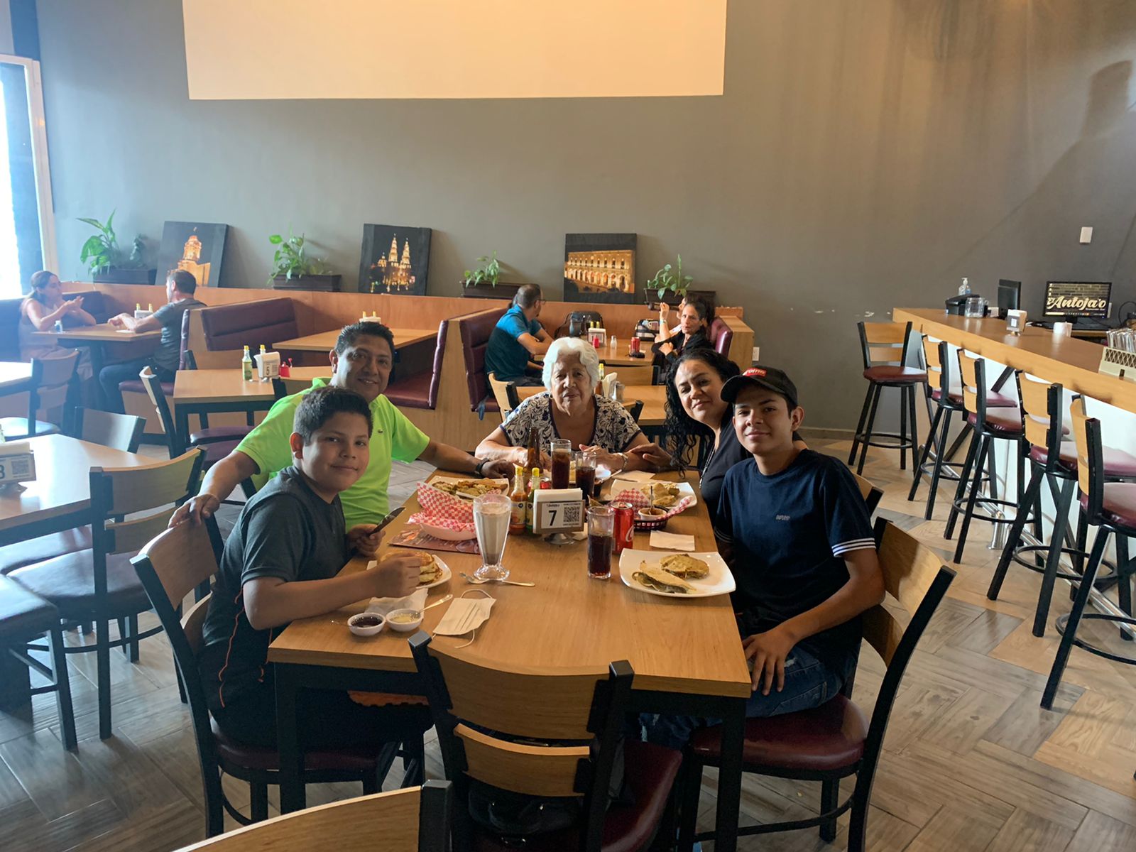 El Antoja'o Sport - Bar image 5