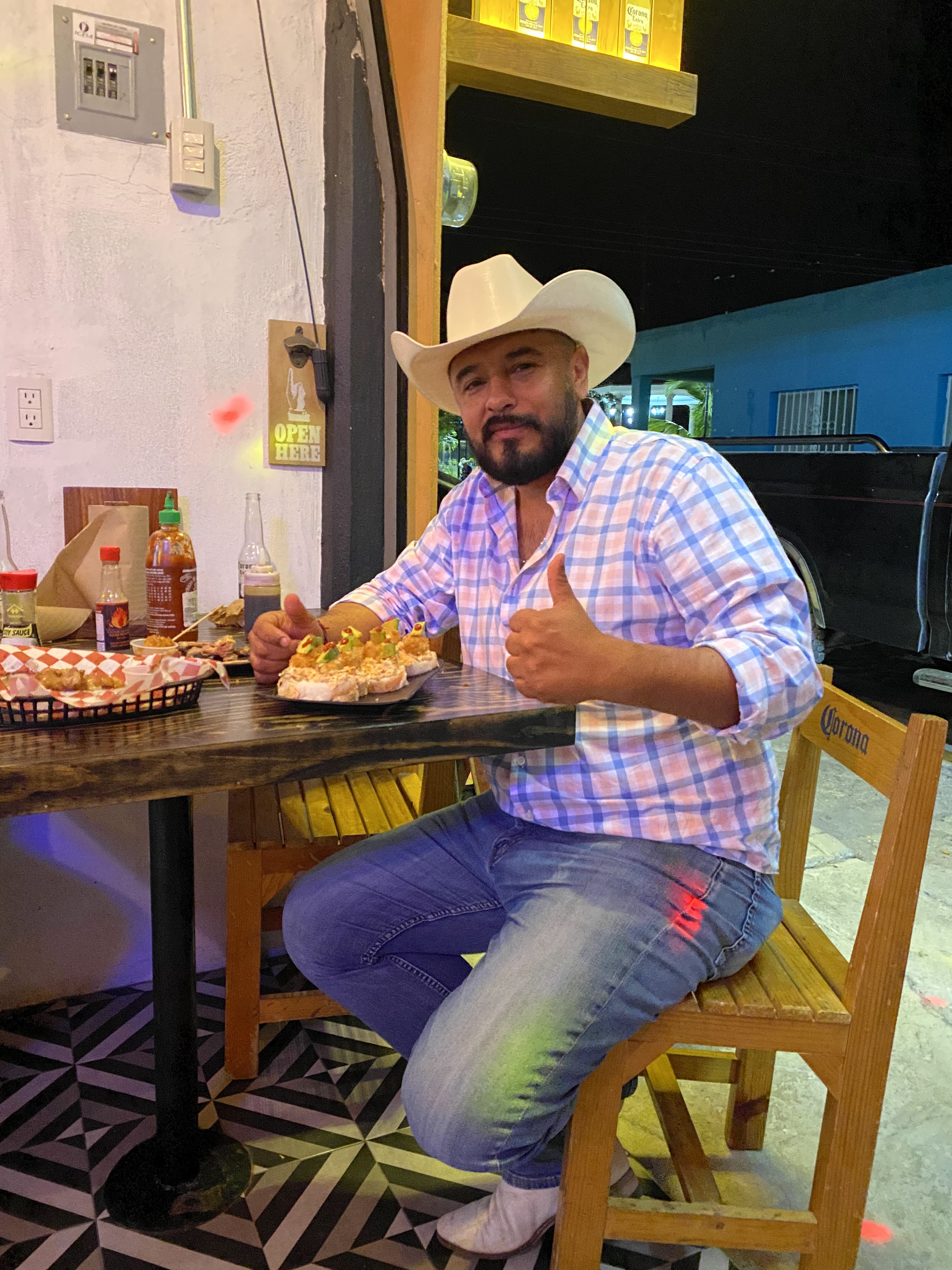 El perro negro sushi bar&wings image 5