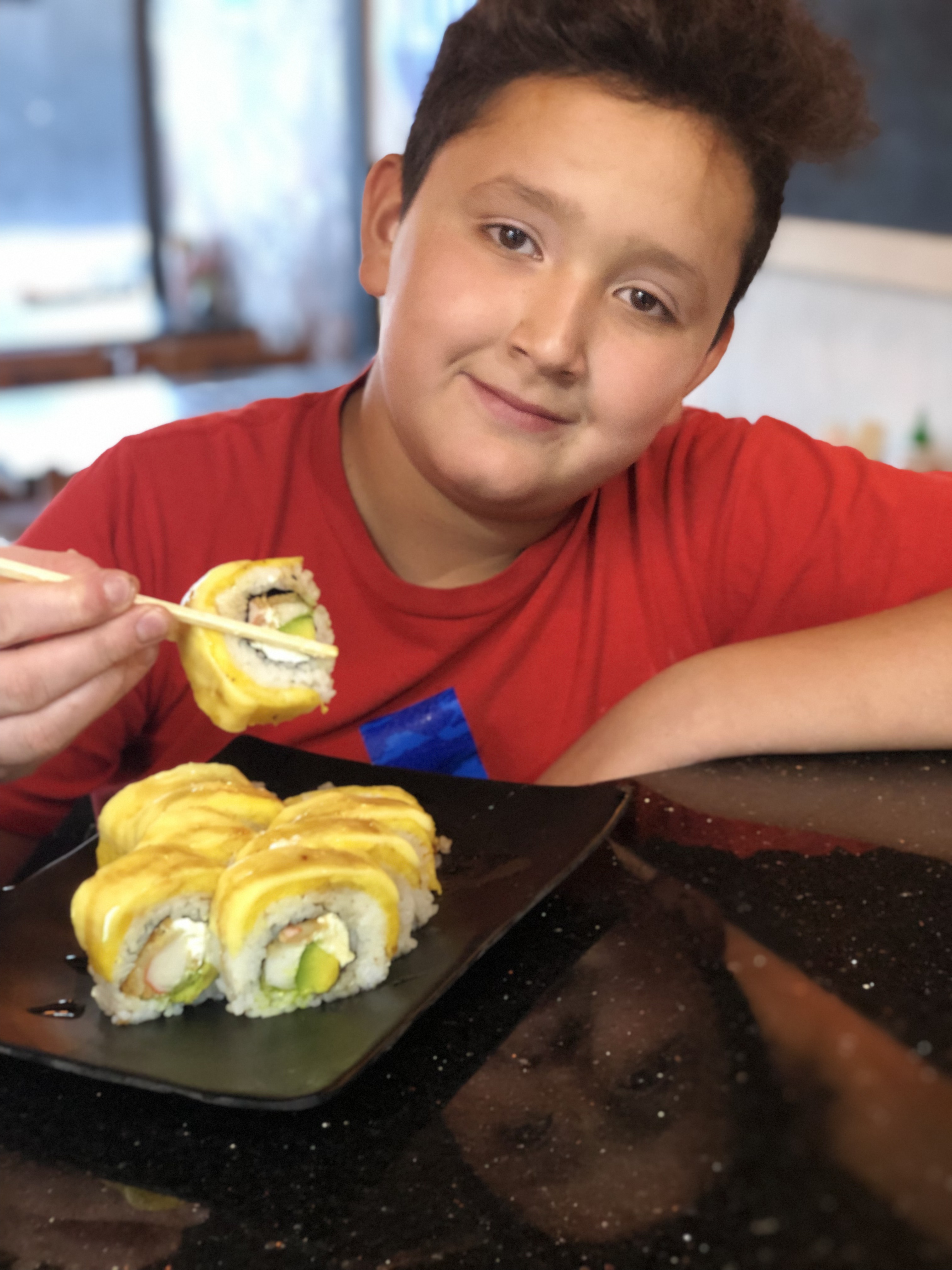 El perro negro sushi bar&wings image 8