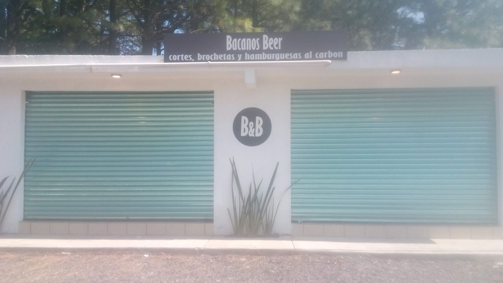 B&B Bacanos Beer image 9