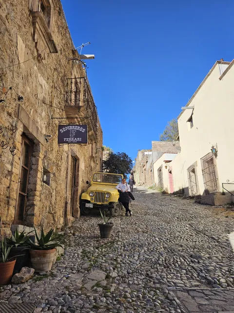 El Forastero image 5