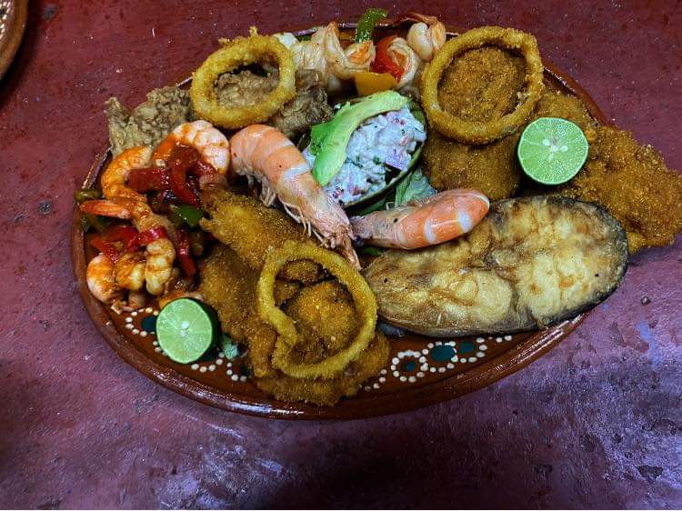 Mariscos la recarga image 4