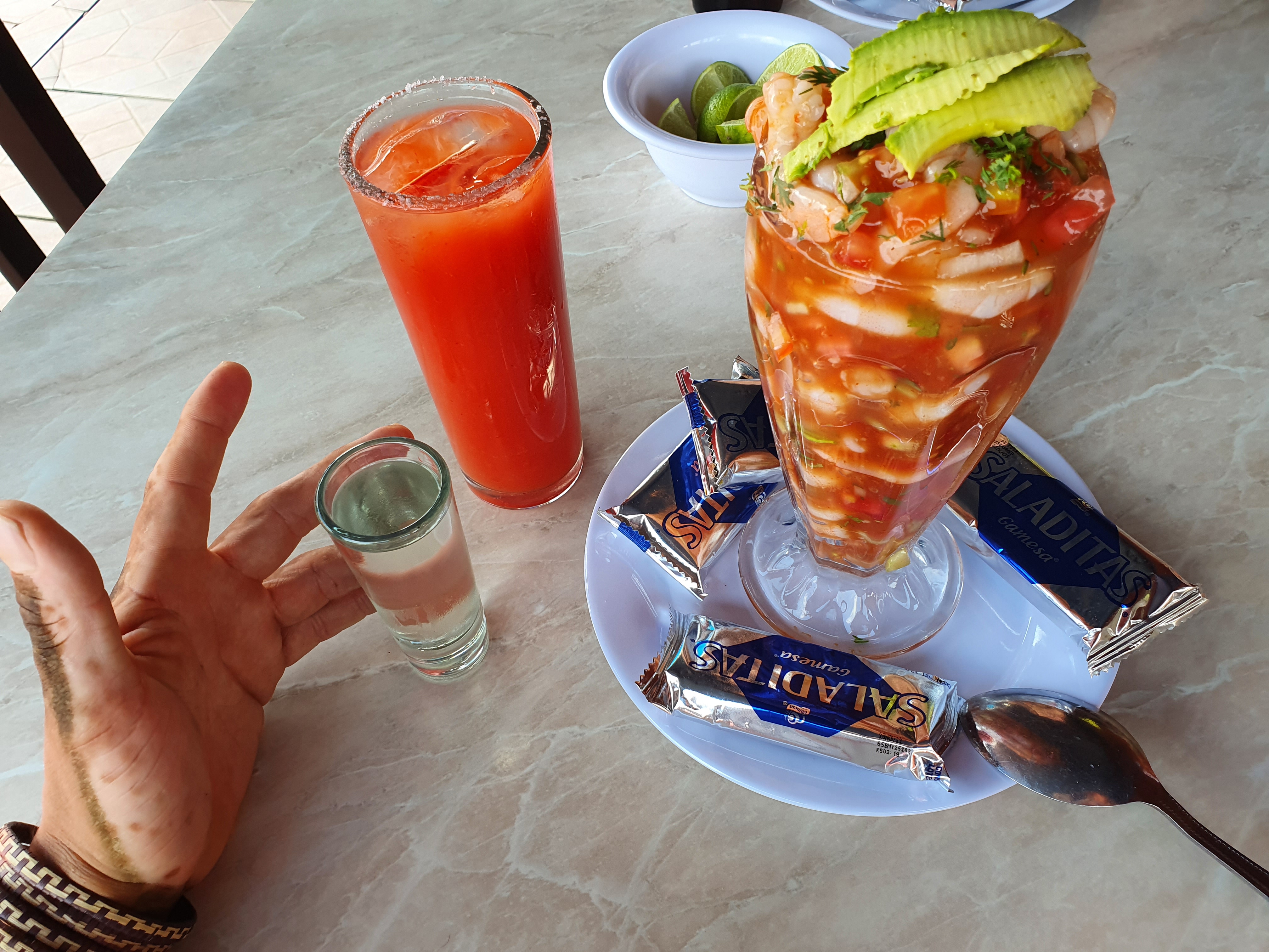 Los Delfines image 5