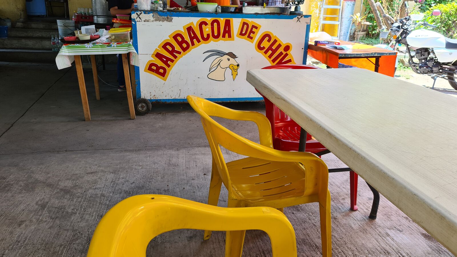 Barbacoa de chivo don chava en rodeo mor. image 4