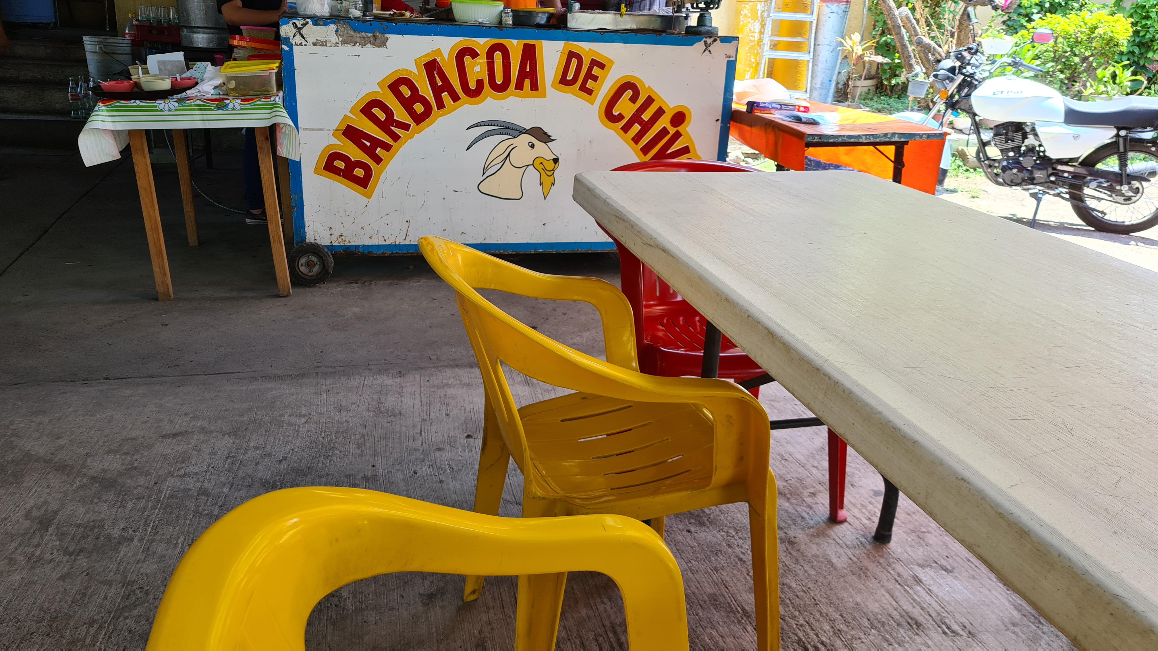 Barbacoa de chivo don chava en rodeo mor. image 5