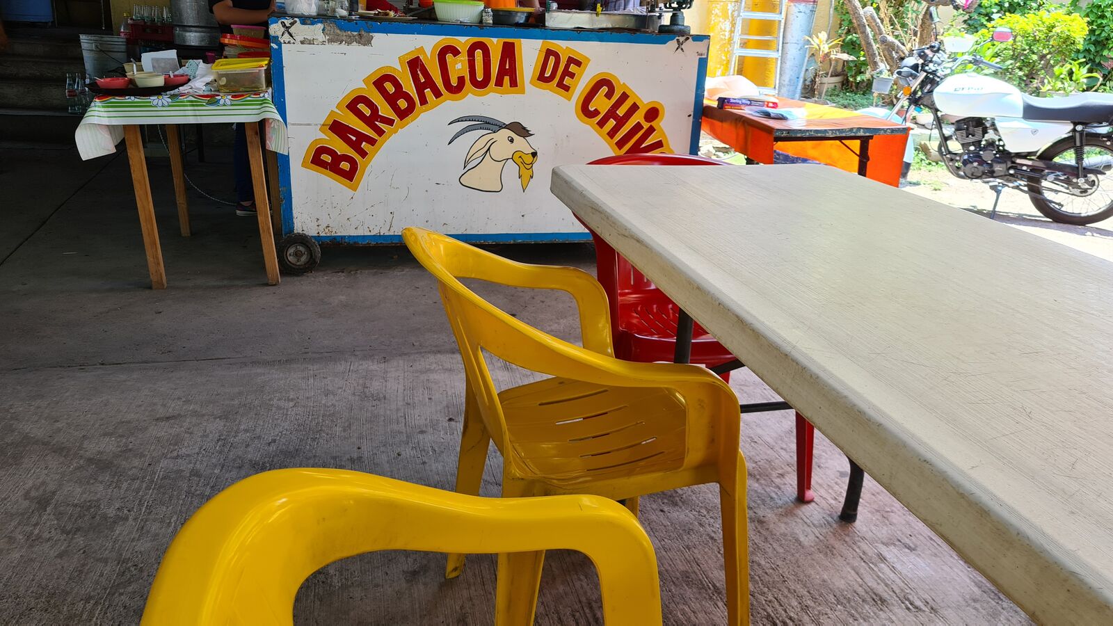 Barbacoa de chivo don chava en rodeo mor. image 5