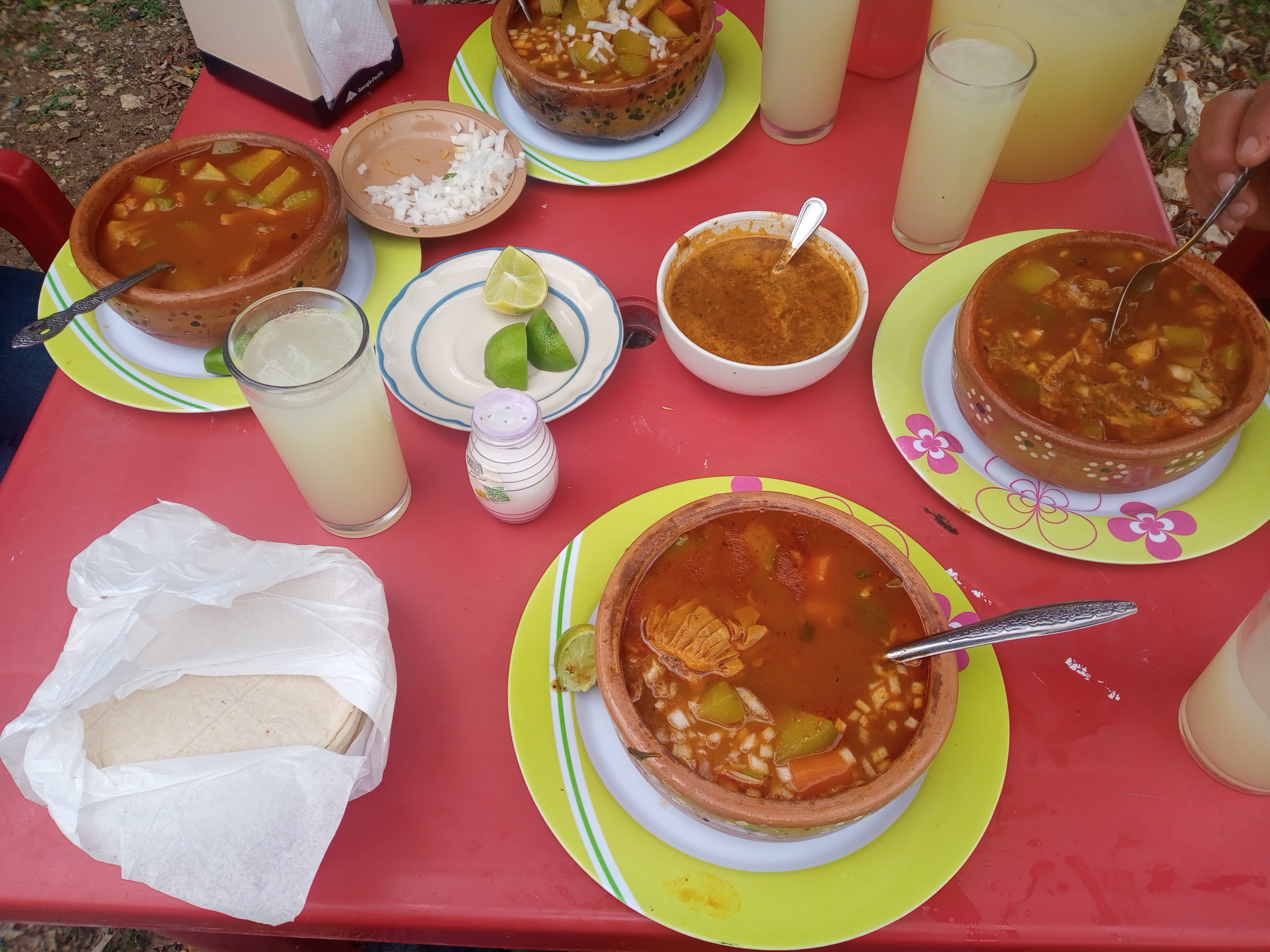 COCTELES Y MICHELADAS LA ESTACION image 5