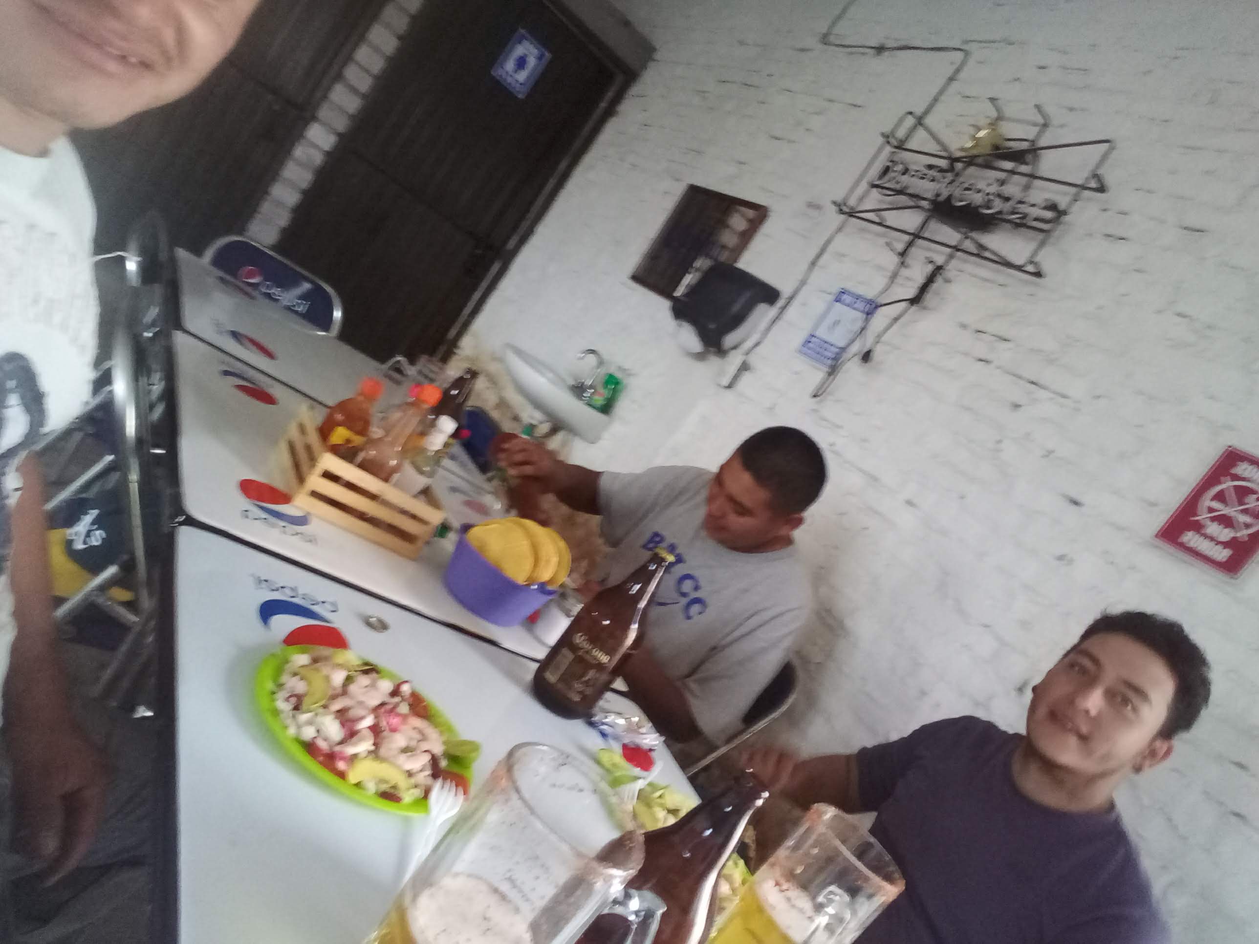 Mariscos El Tunel image 2