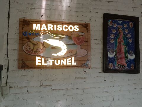 Mariscos El Tunel image 5