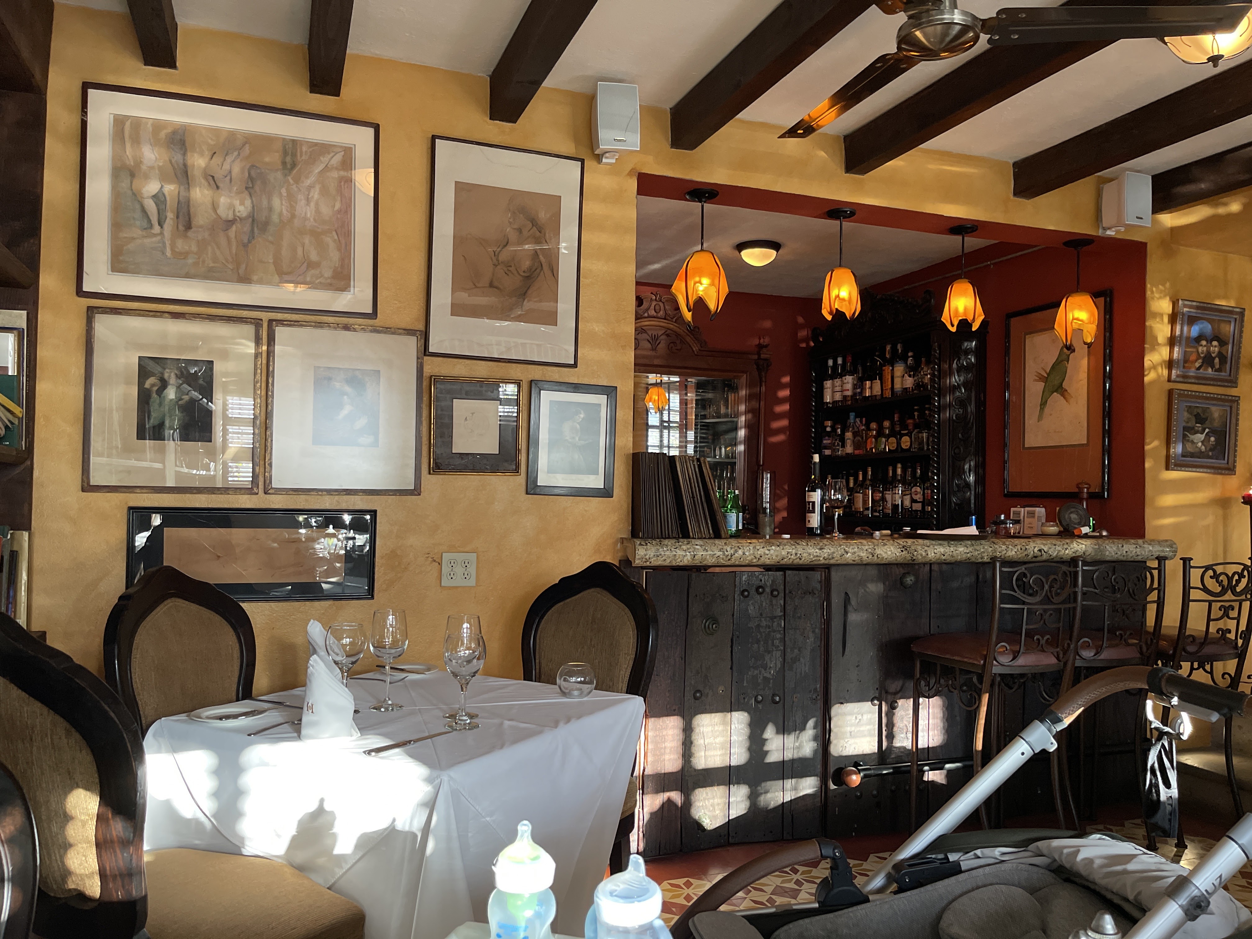 H Restaurant image 3