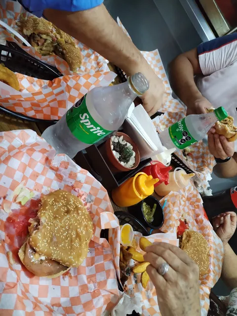 Star Burger image 1