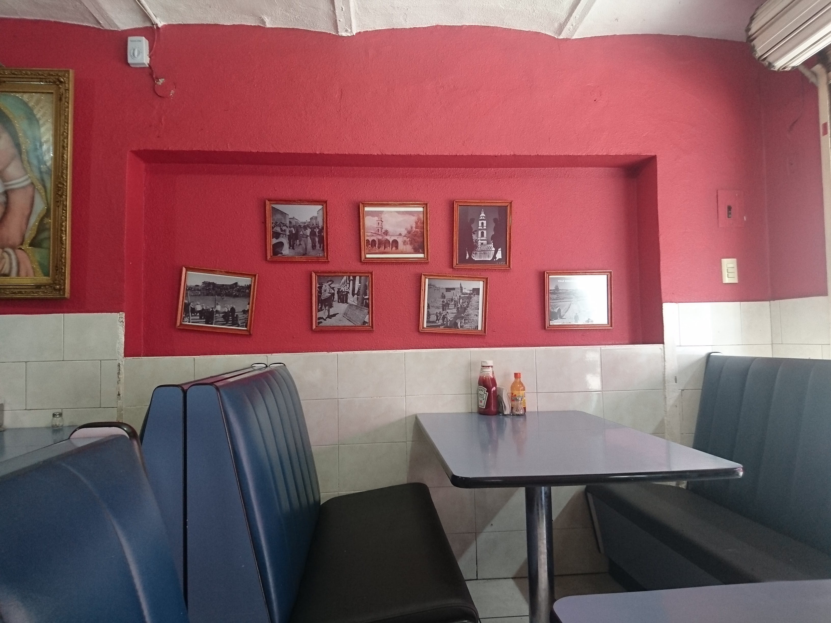 Loncheria Y Mariscos La Peñita image 3