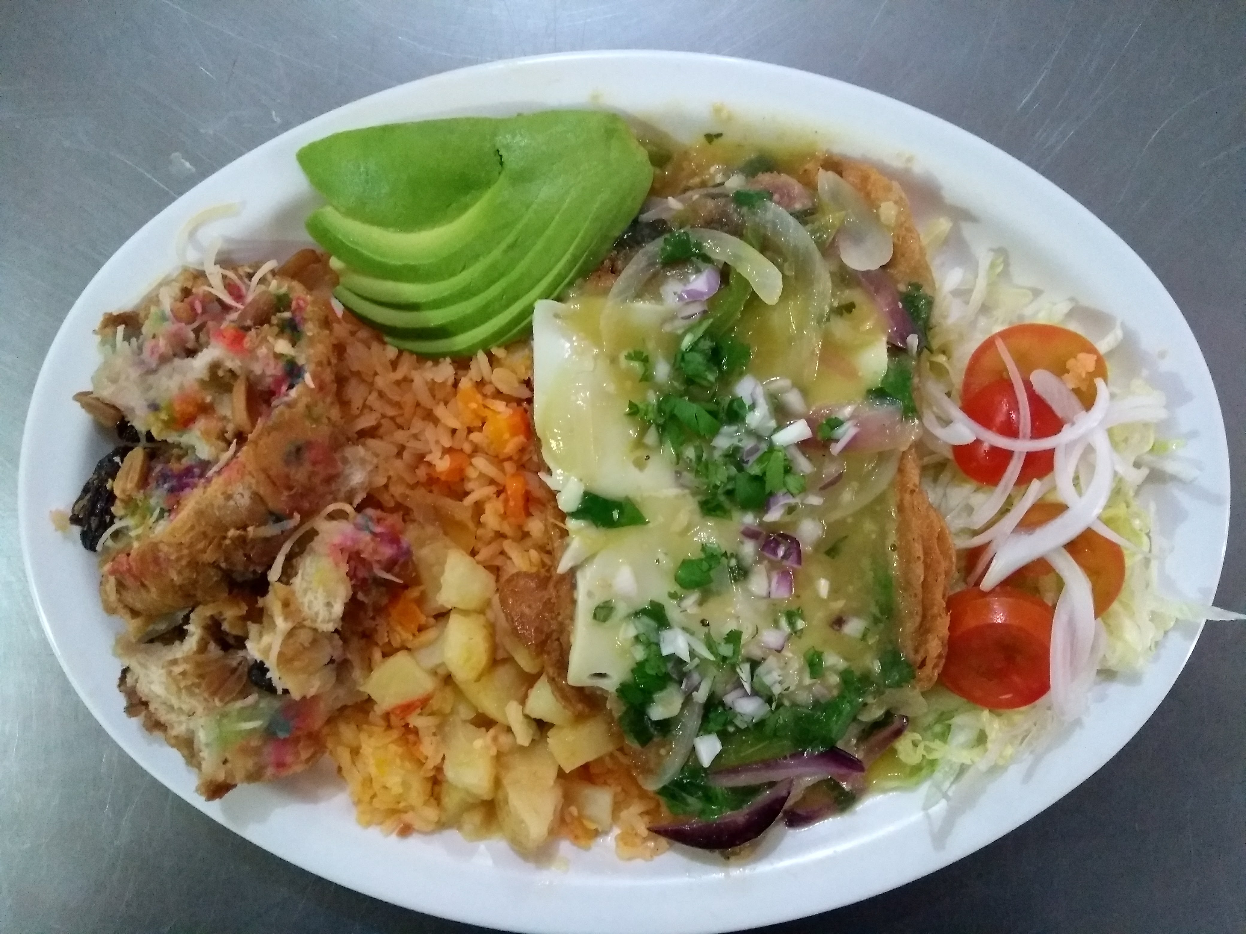 Loncheria Y Mariscos La Peñita image 9