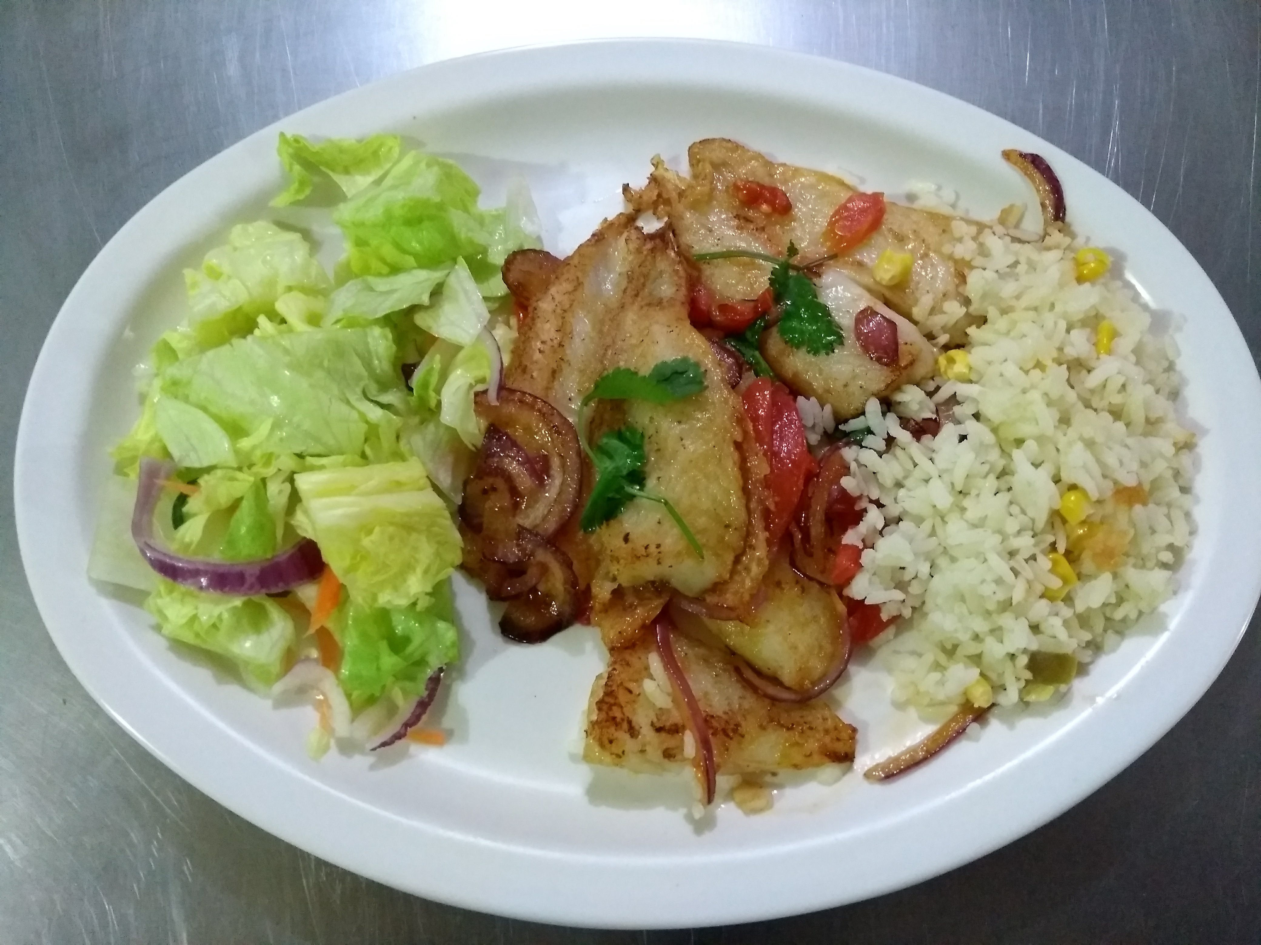 Loncheria Y Mariscos La Peñita image 10