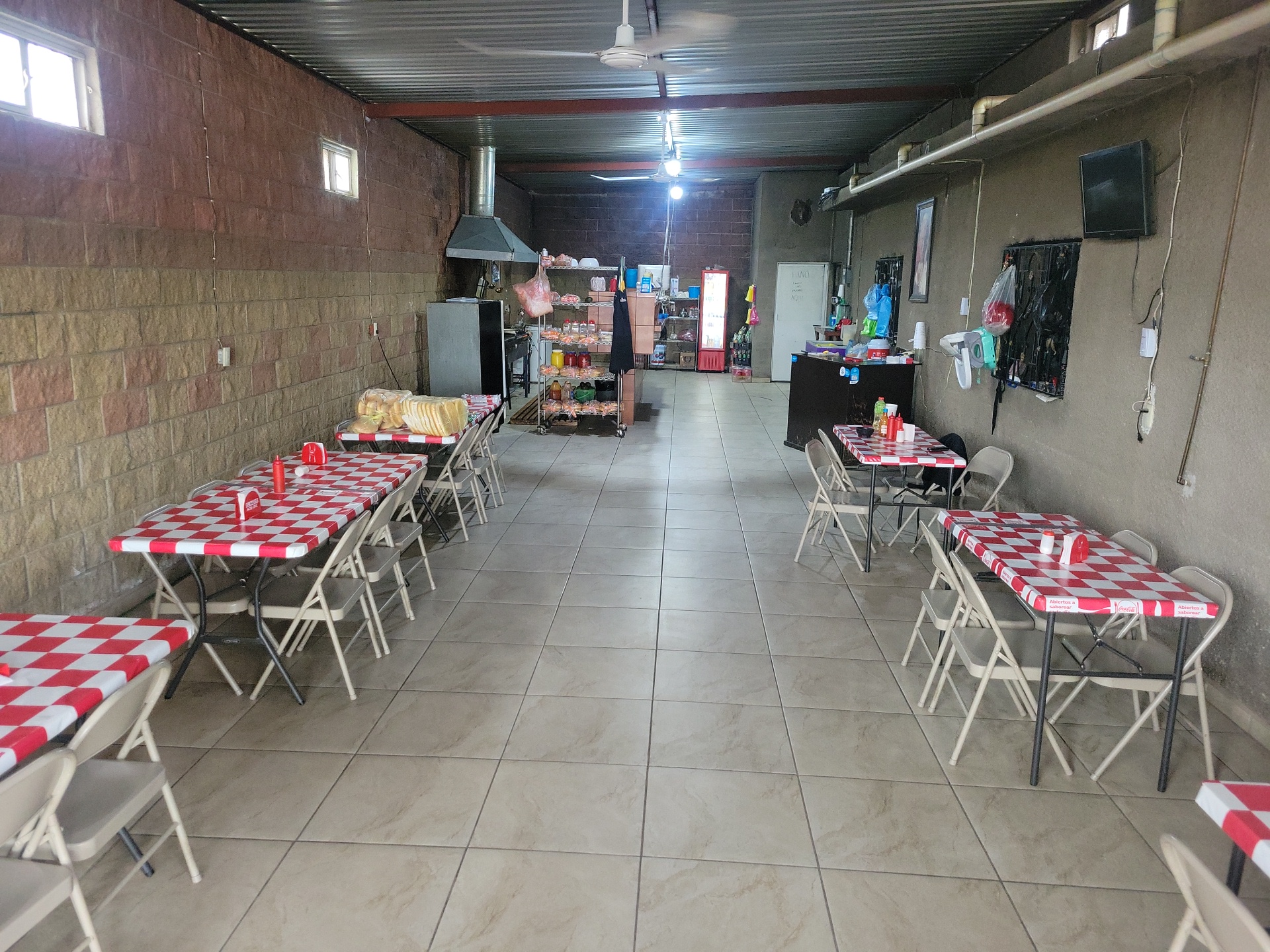 LONCHERIA CARLOS JR image 1