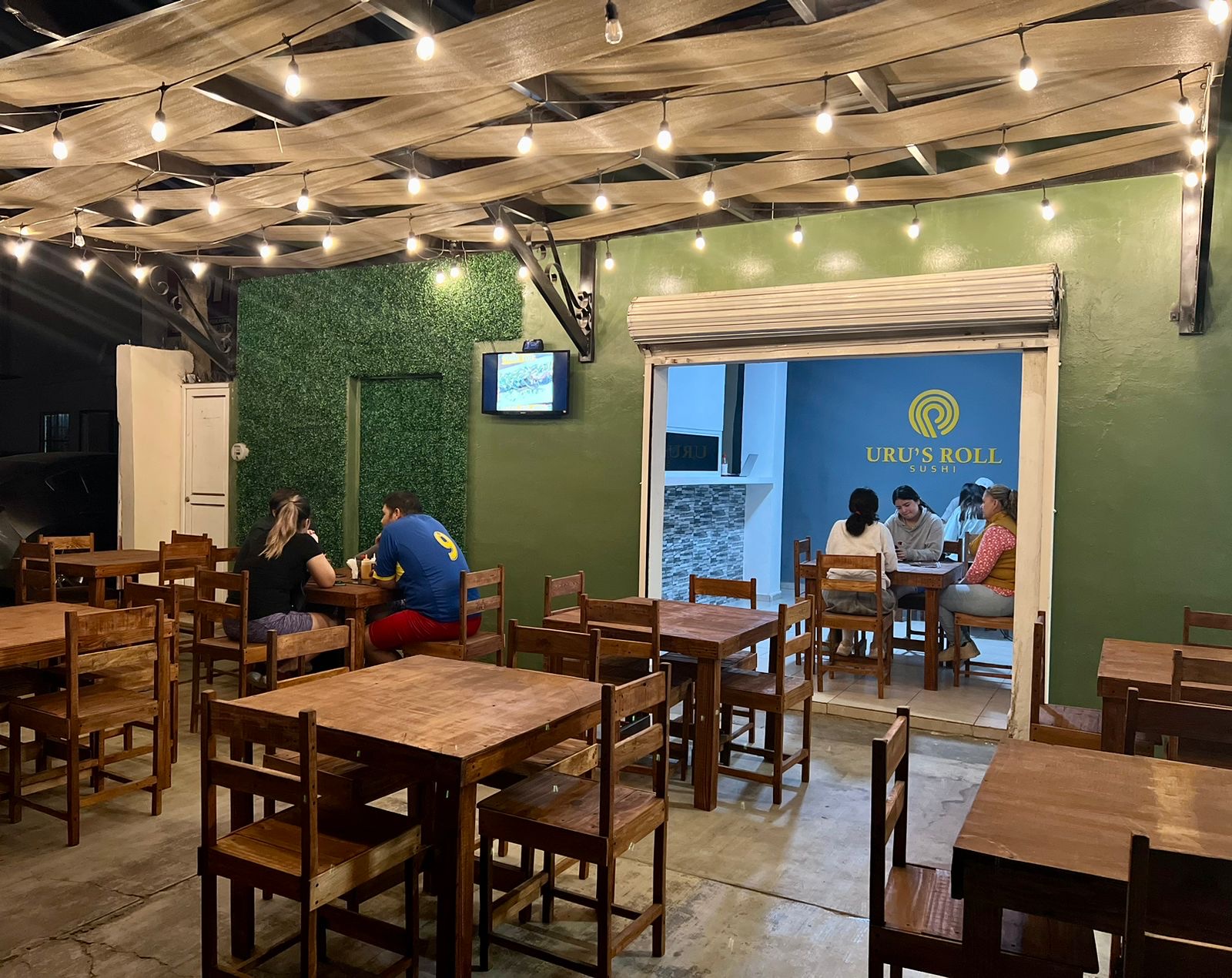 URU’S ROLL SUSHI image 2