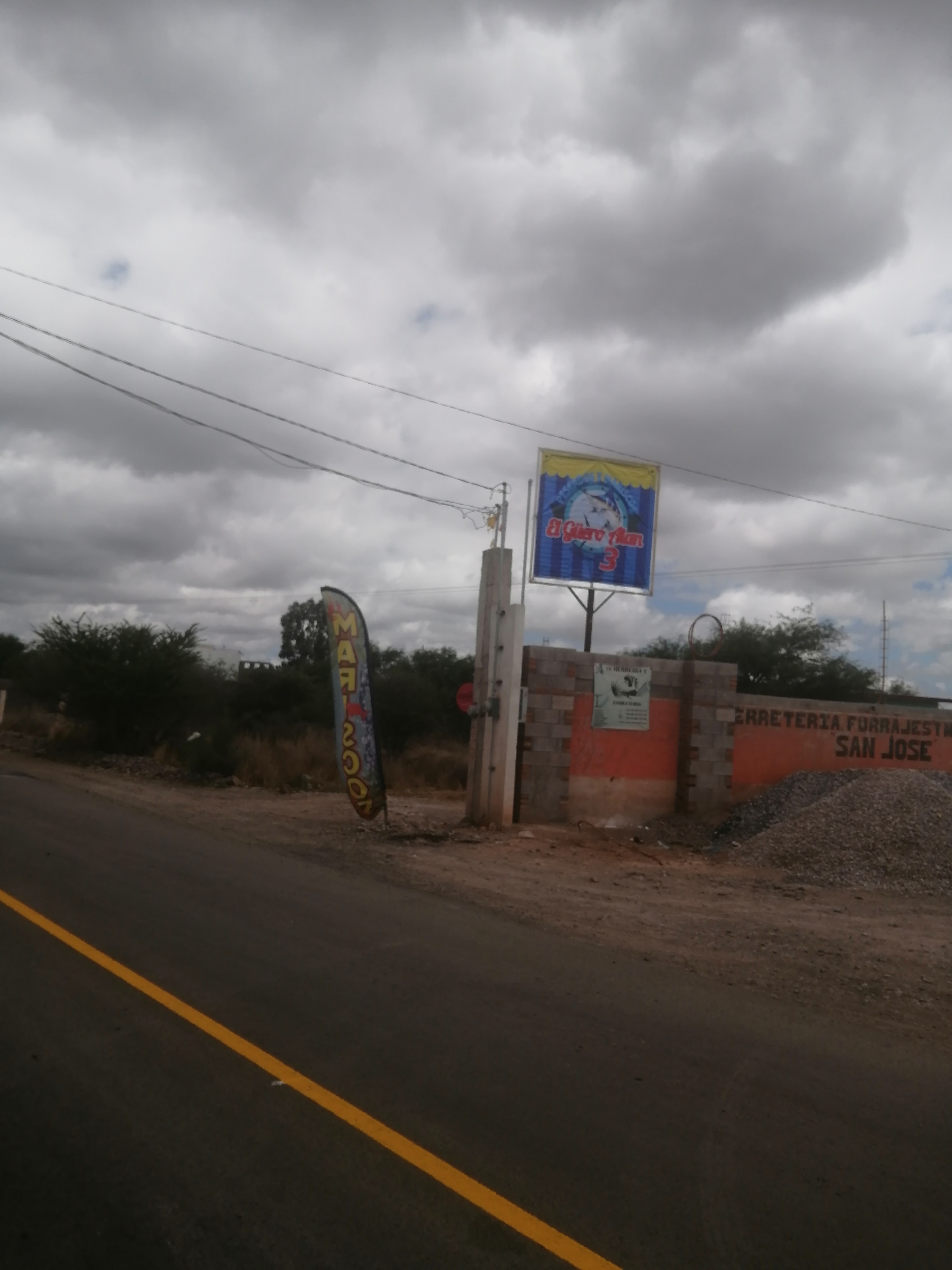 Mariscos El Güero Alan 3 image 6