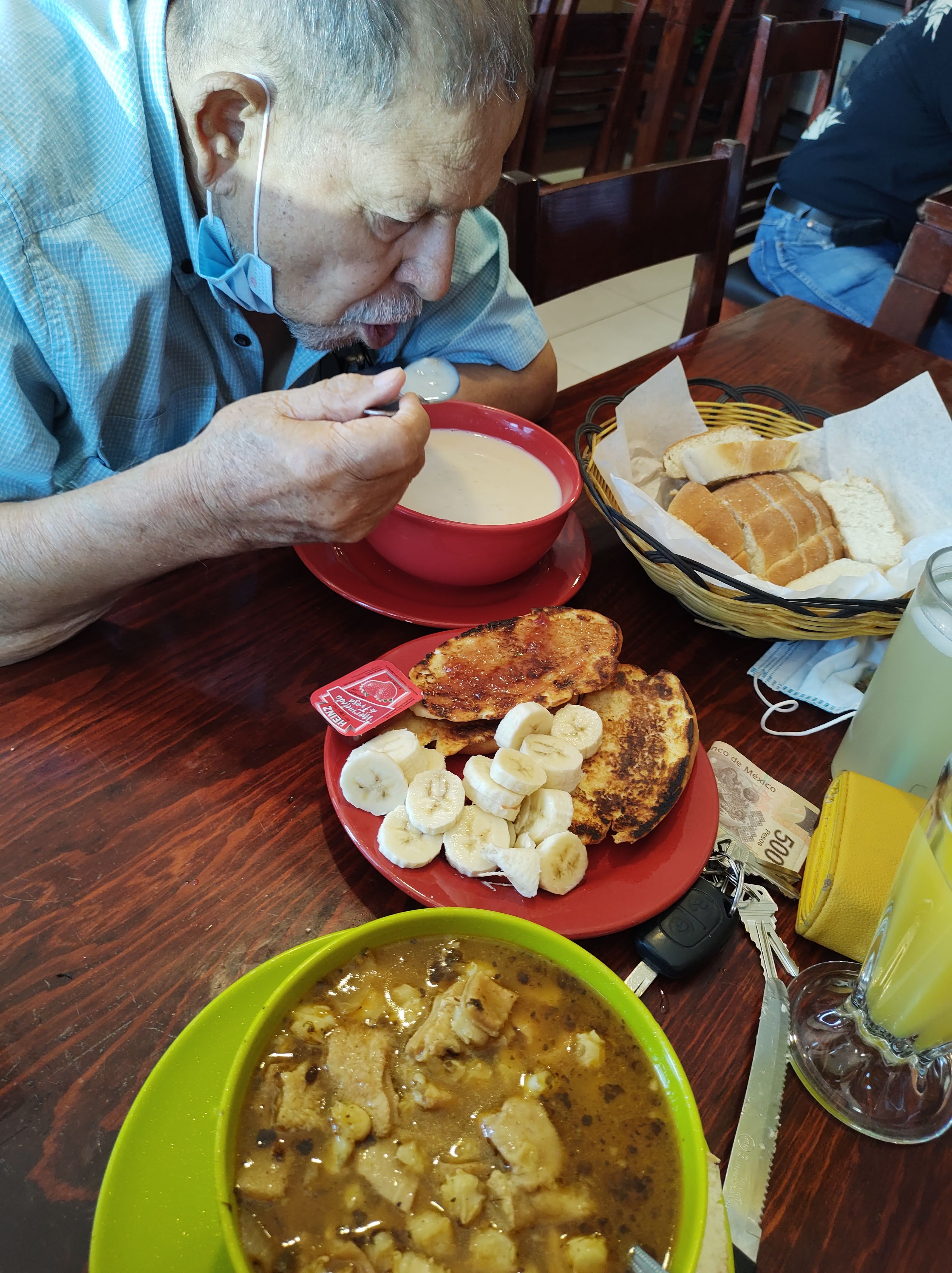 Las Palmas Cafetería image 3