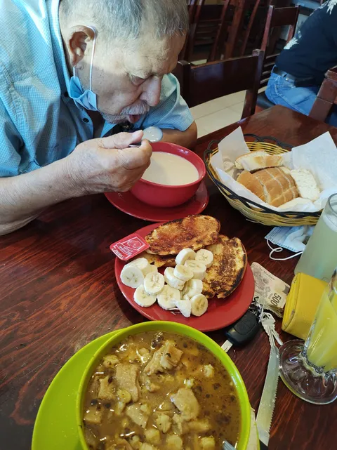Las Palmas Cafetería image 3