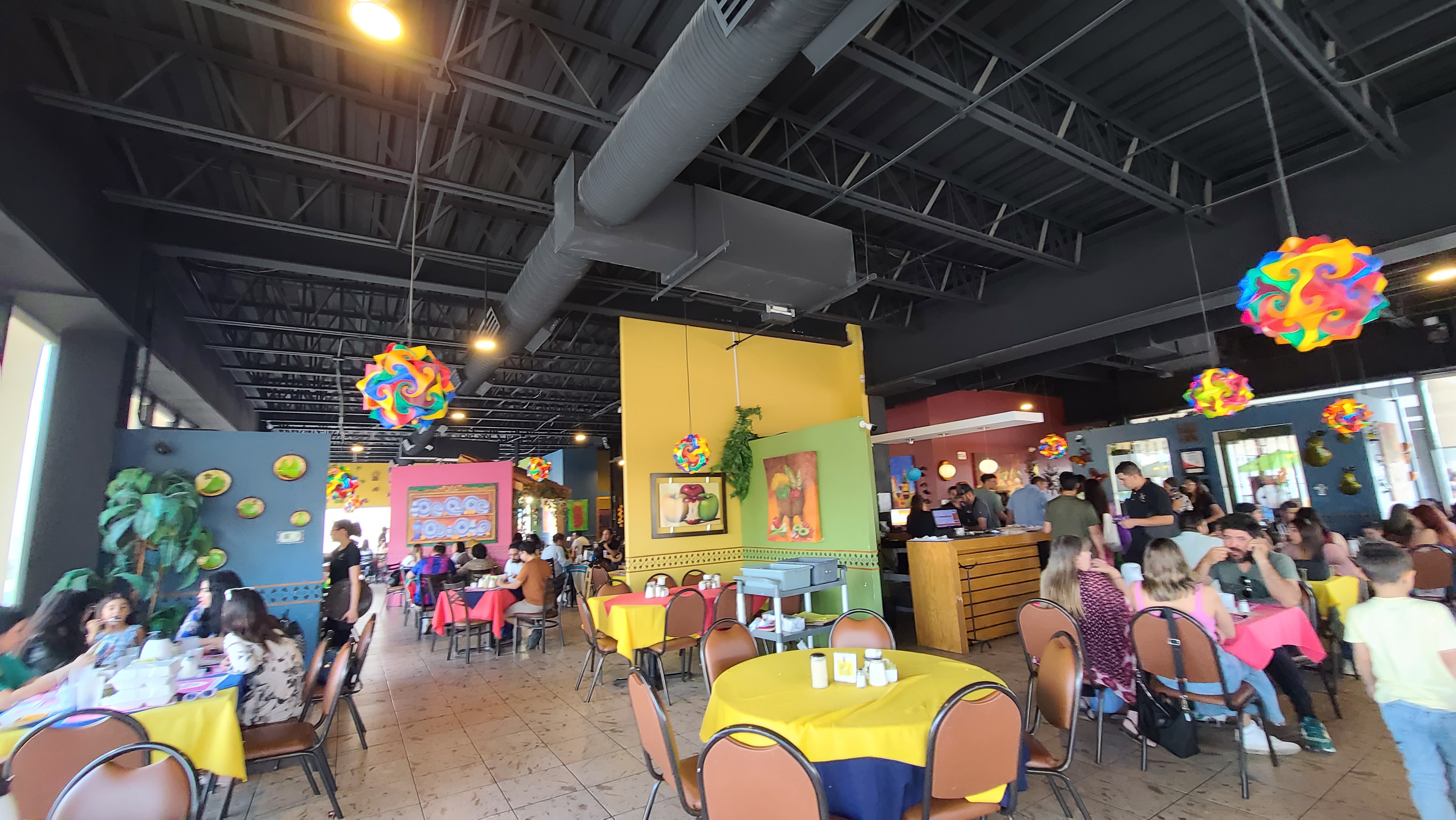 Enrizos restaurante Plaza HEBE image 3