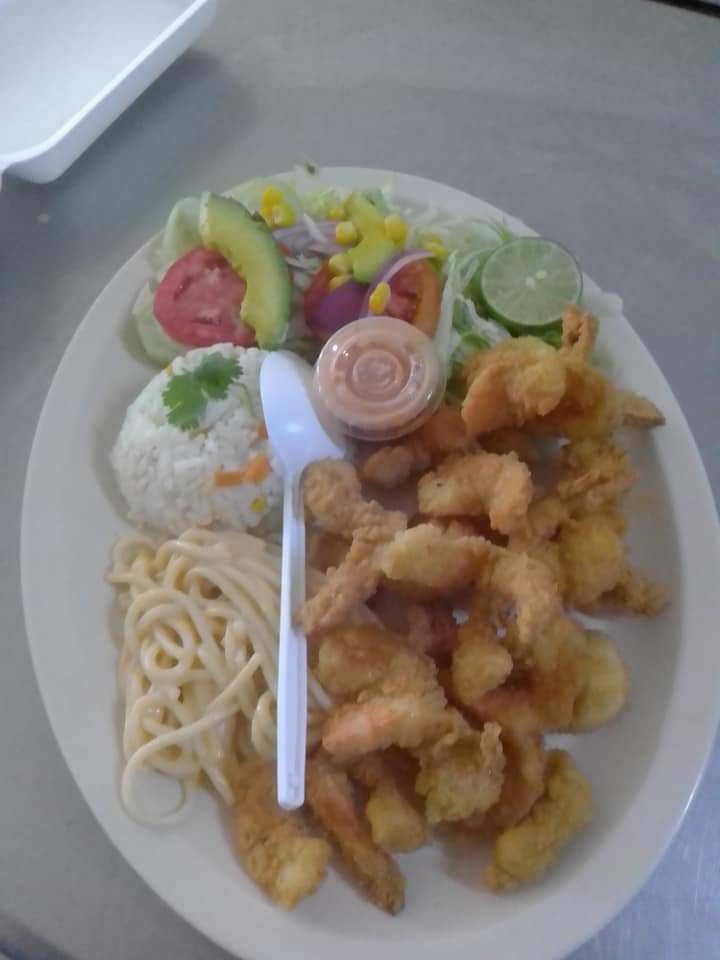 antojitos locos y mariscos la palmira image 8