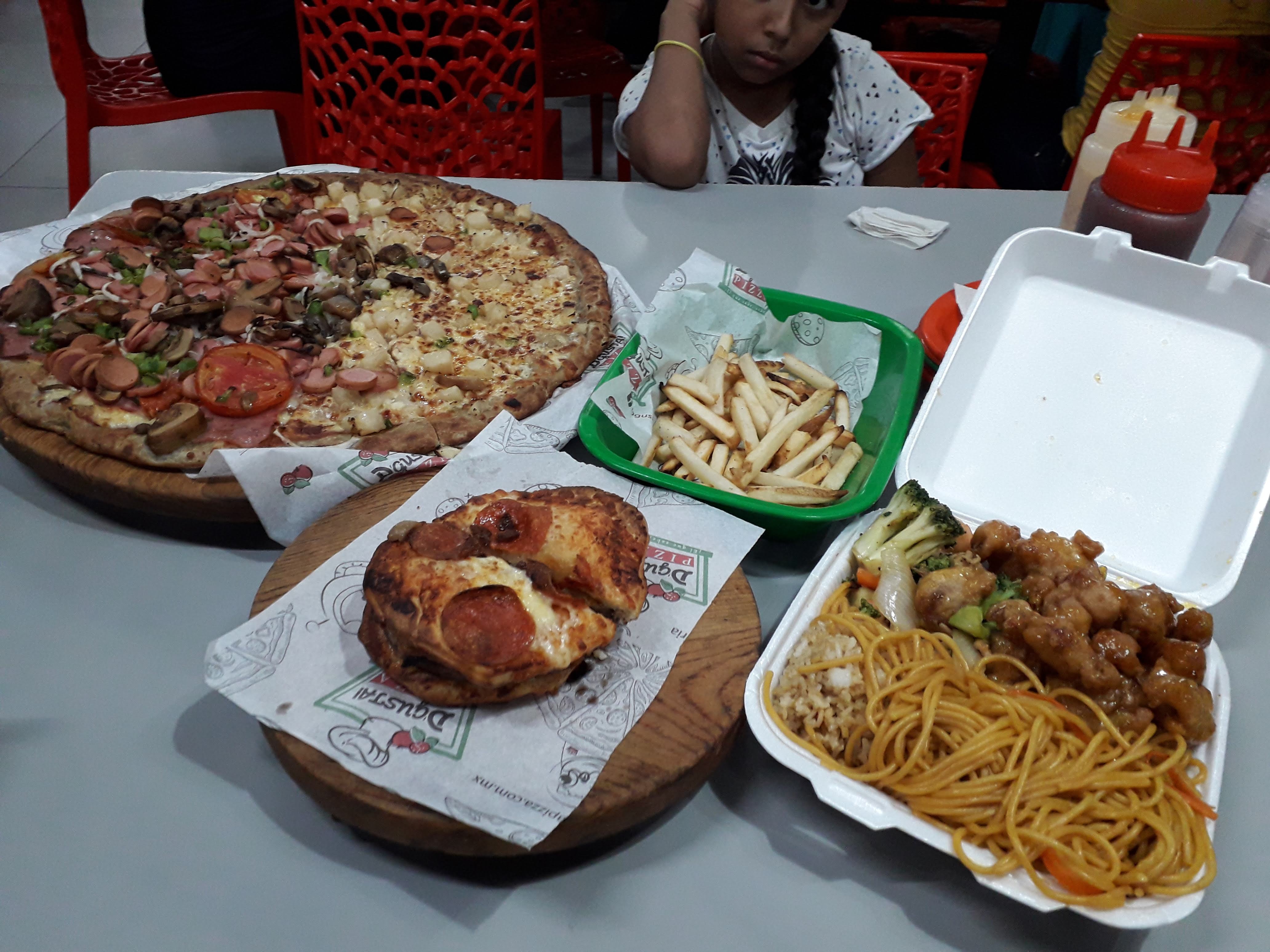 D'gusta Pizza image 1