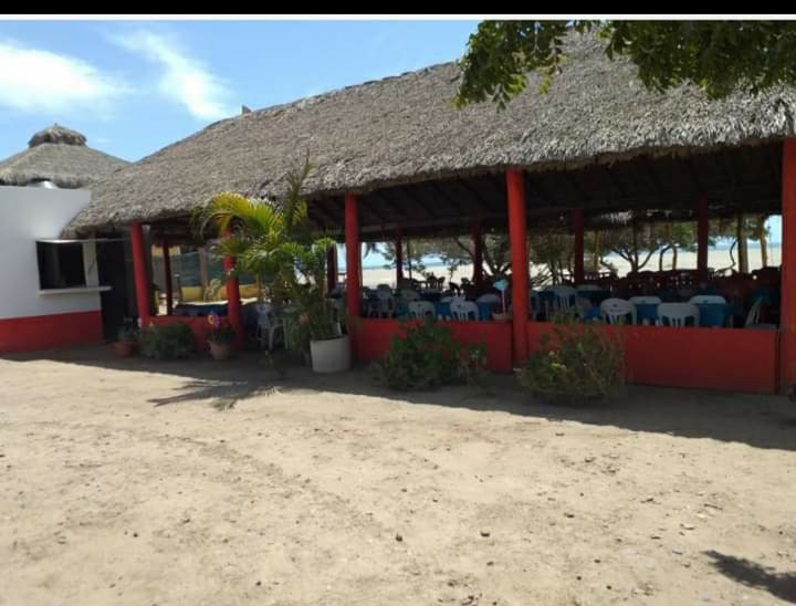 Restaurante Las Glorias con Paul Leyva image 5