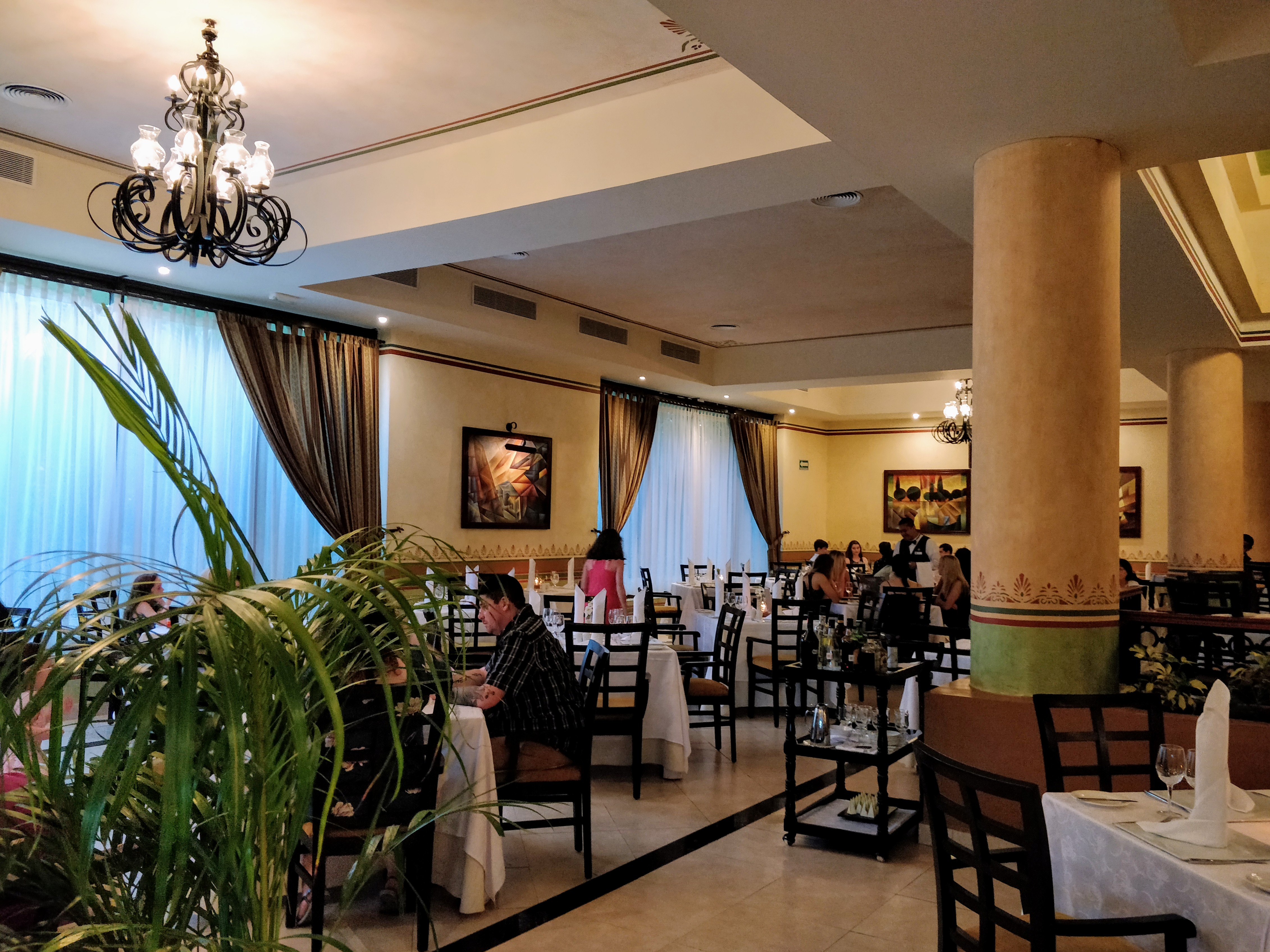 Le Gourmet Restaurant image 1