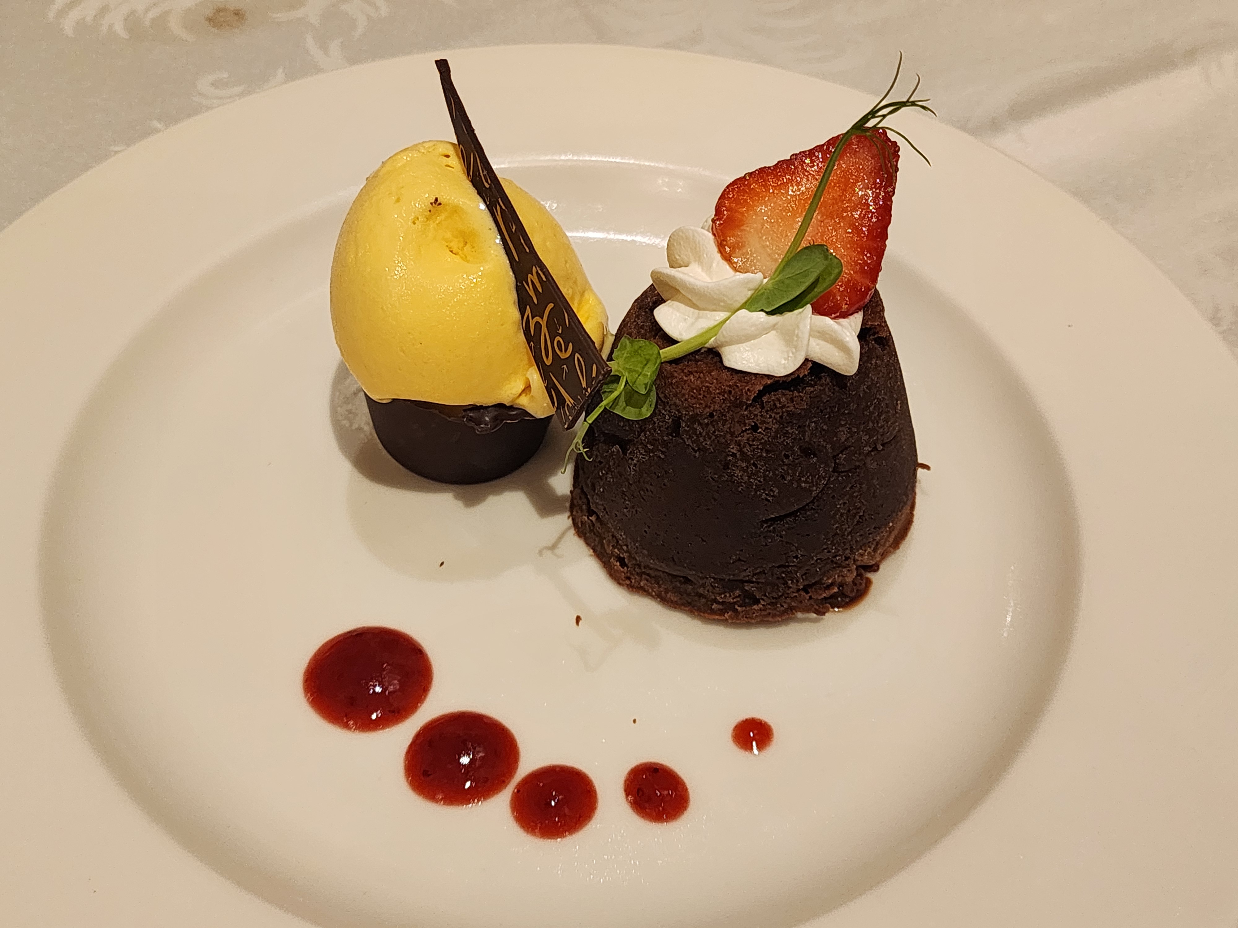 Le Gourmet Restaurant image 4